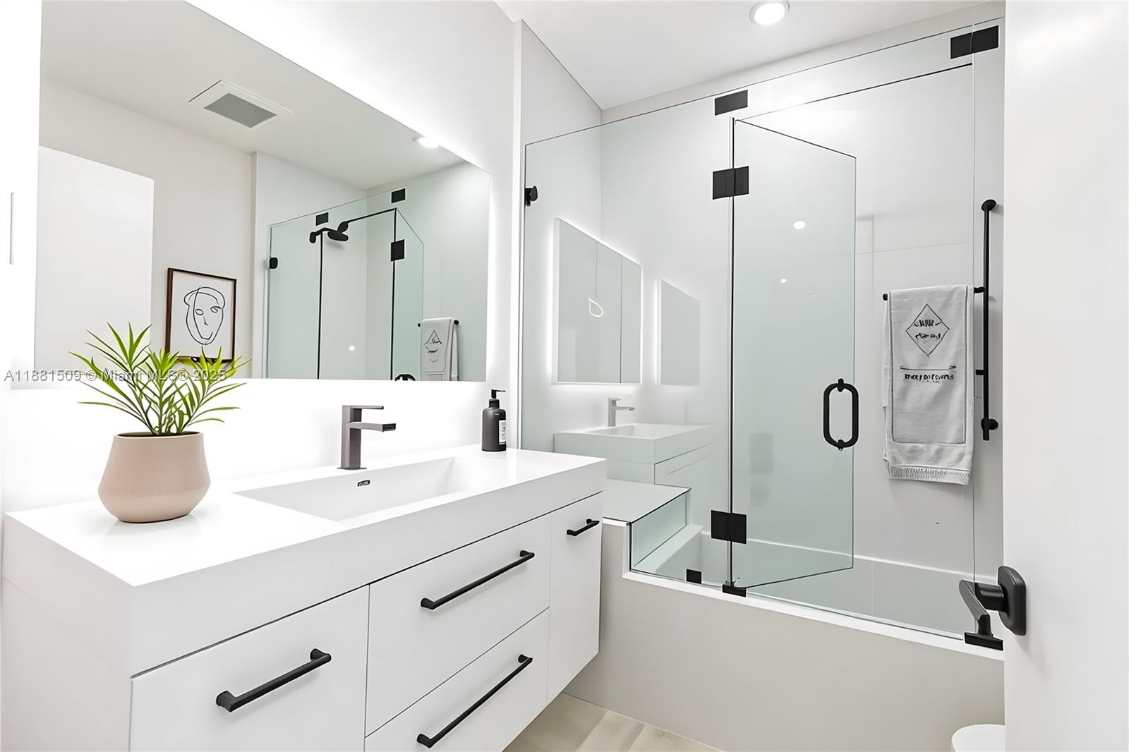 2251 SW 20th St Miami, FL 33145