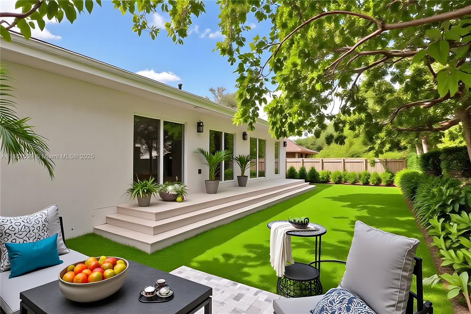 2251 SW 20th St Miami, FL 33145