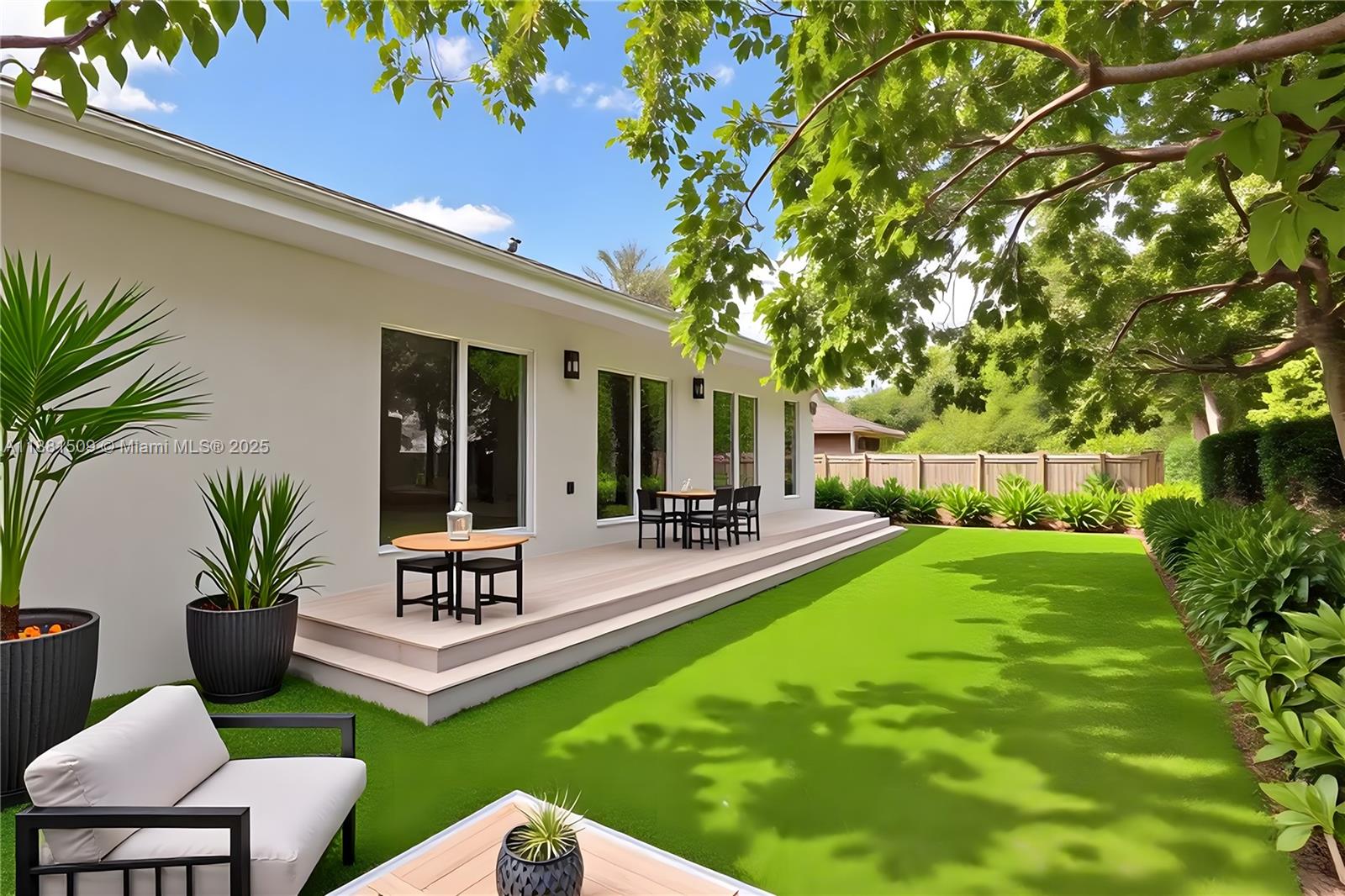 2251 SW 20th St Miami, FL 33145