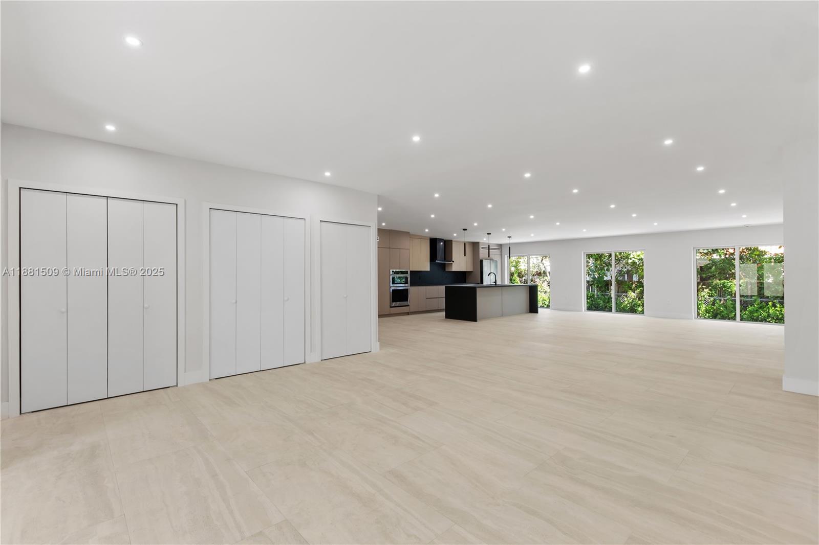 2251 SW 20th St Miami, FL 33145