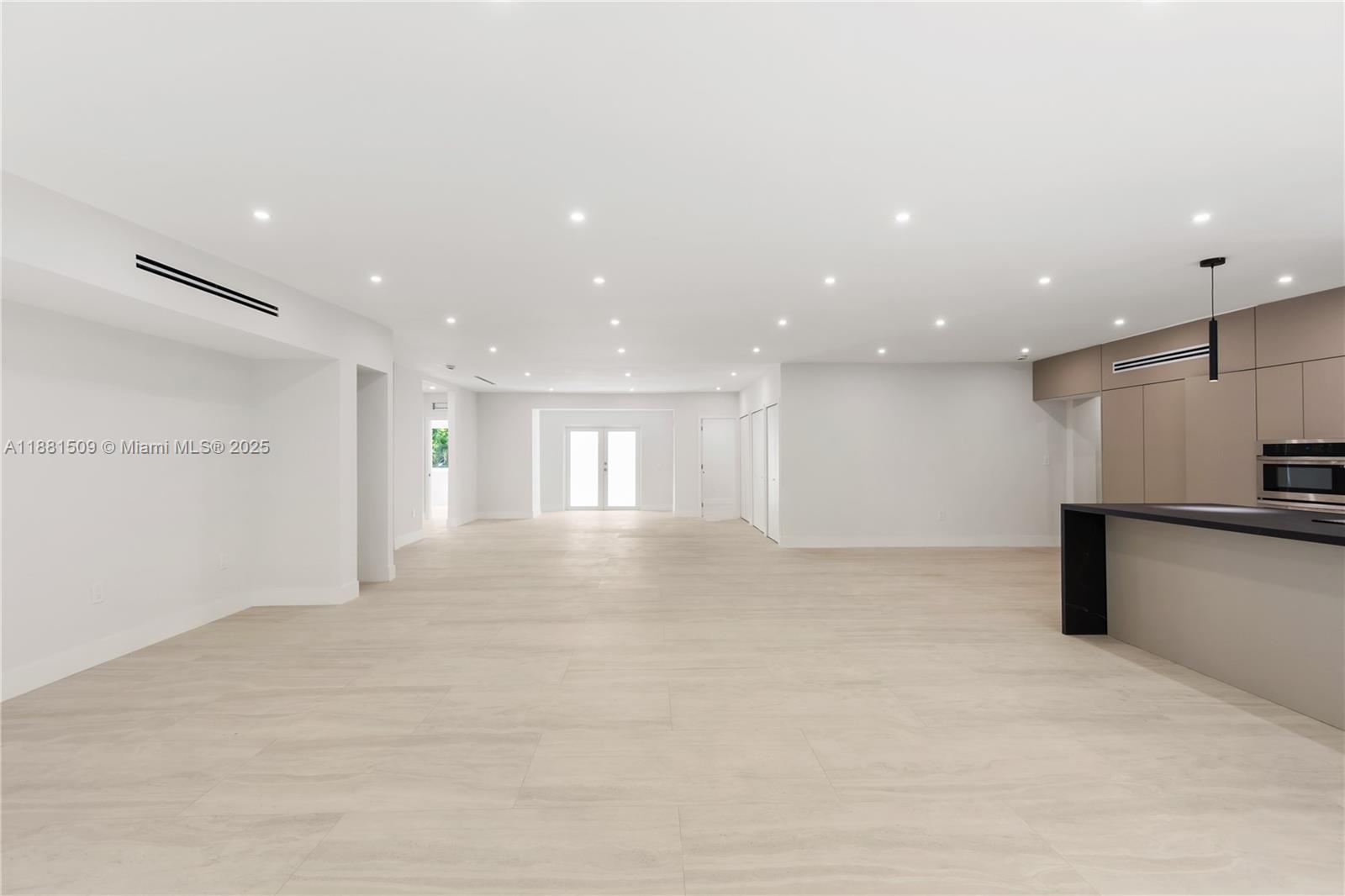 2251 SW 20th St Miami, FL 33145