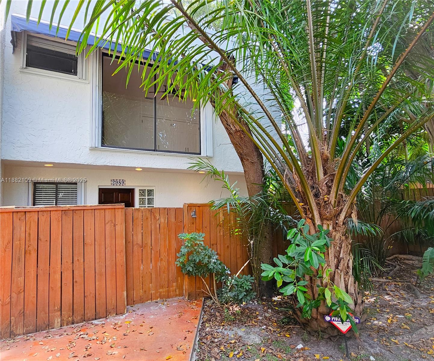 2989 Bridgeport Ave #2989