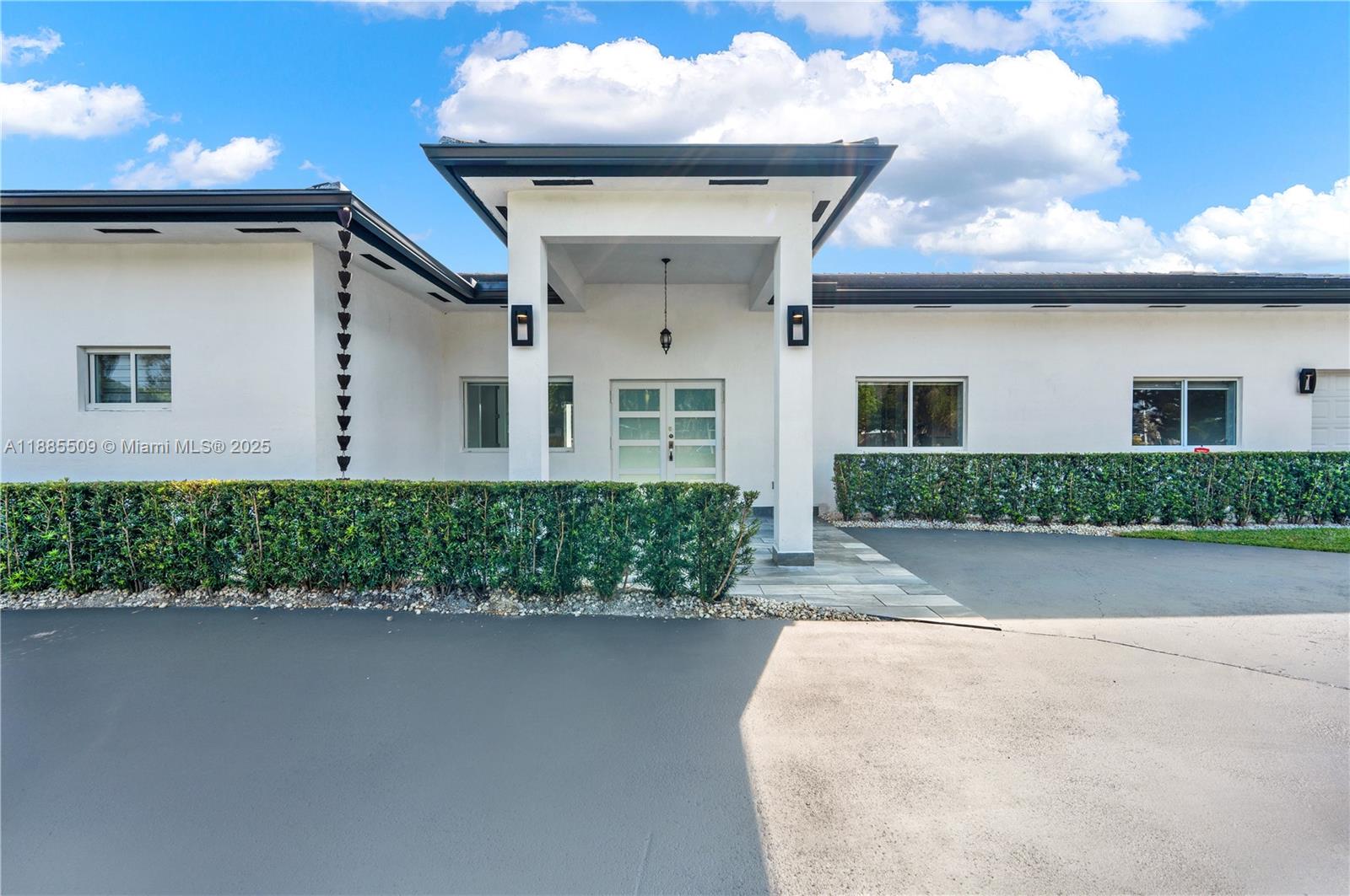 11921 SW 82nd Rd Miami, FL 33156