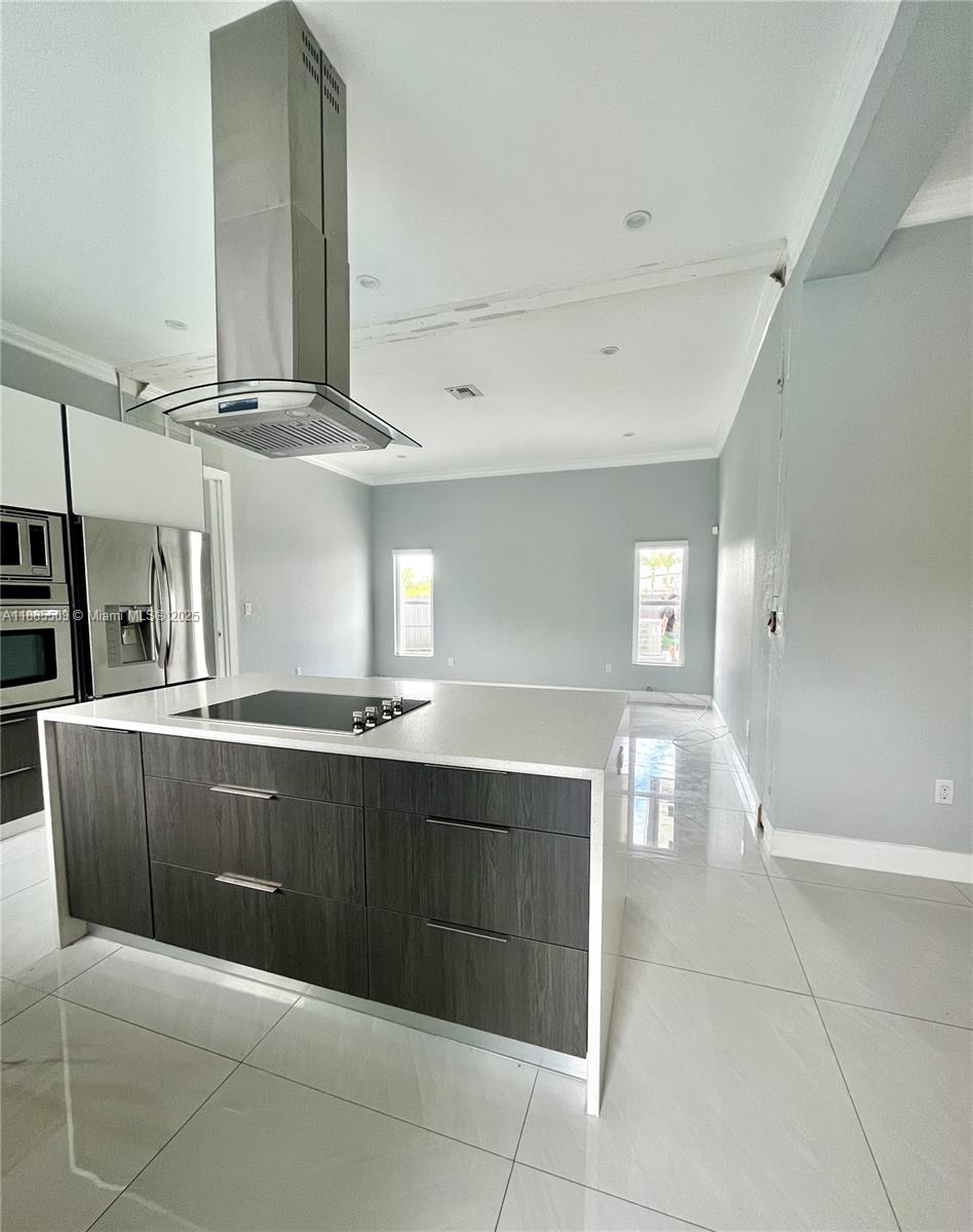 11921 SW 82nd Rd Miami, FL 33156