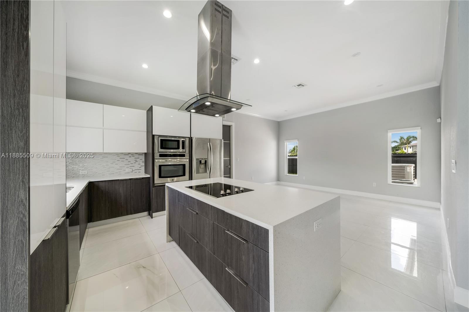 11921 SW 82nd Rd Miami, FL 33156