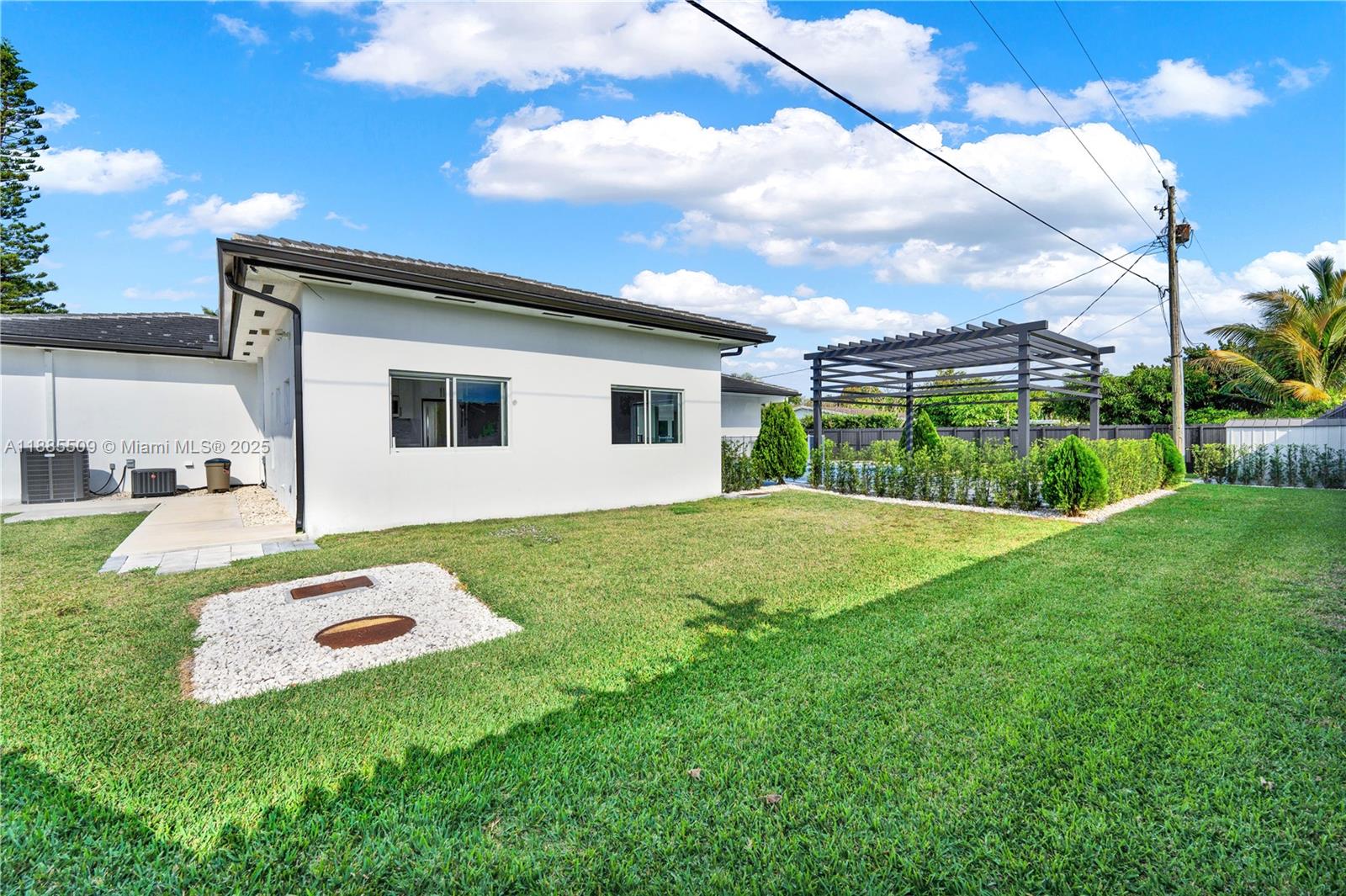 11921 SW 82nd Rd Miami, FL 33156