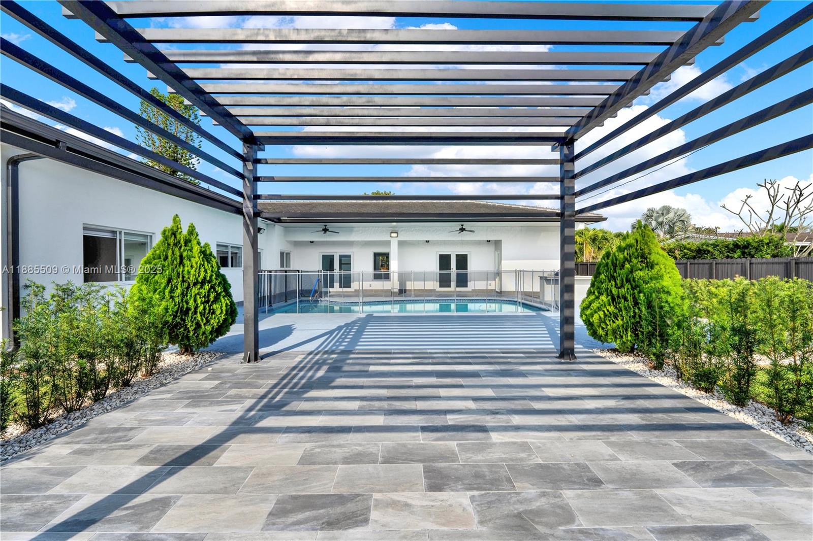 11921 SW 82nd Rd Miami, FL 33156