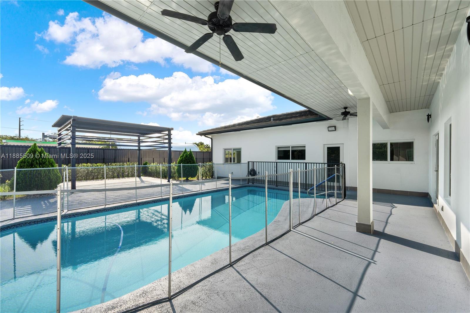 11921 SW 82nd Rd Miami, FL 33156