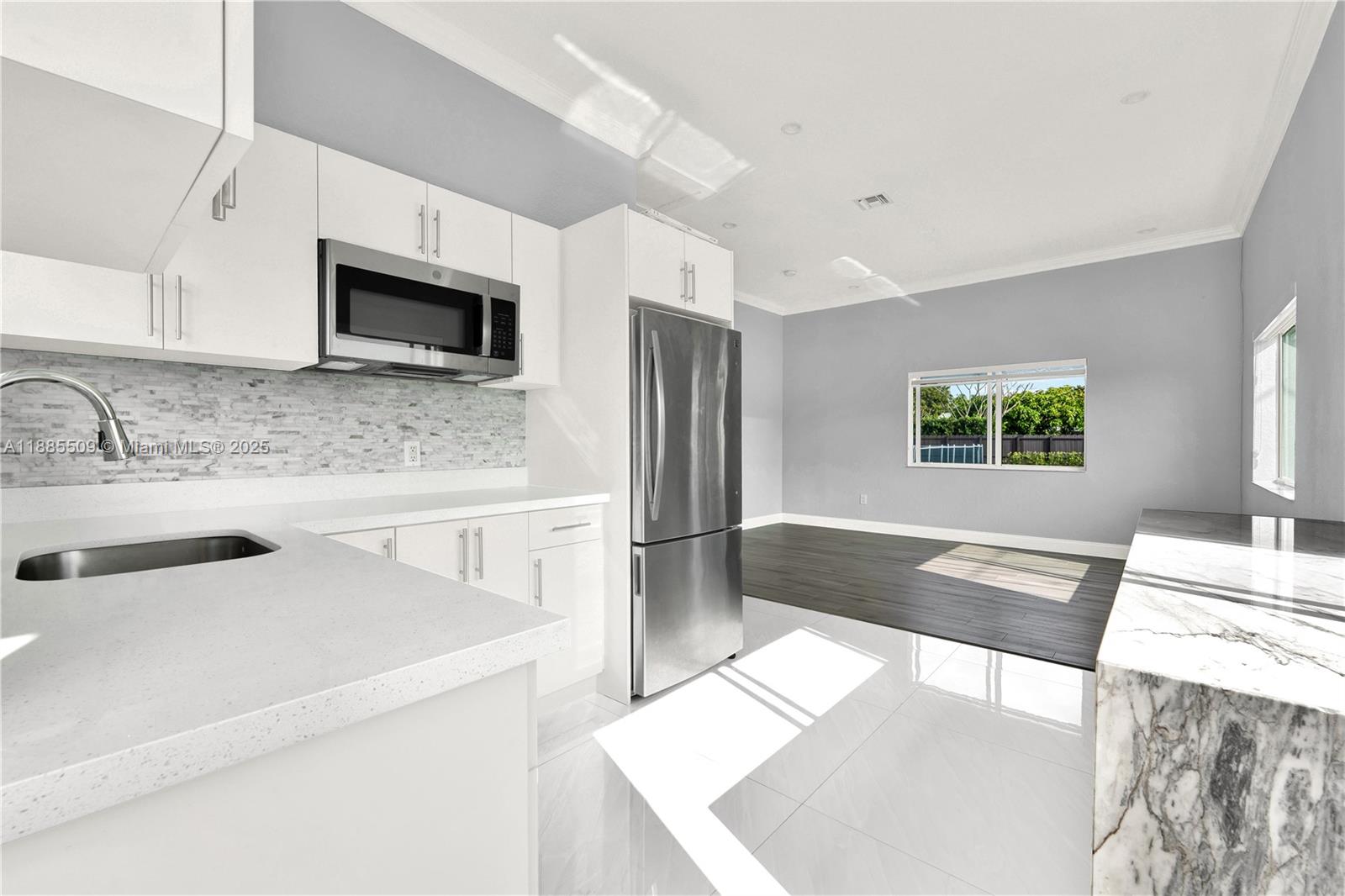 11921 SW 82nd Rd Miami, FL 33156