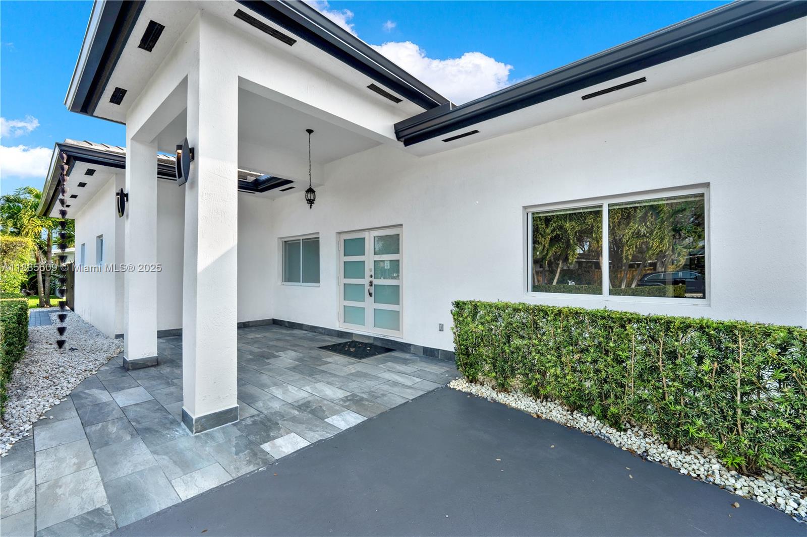 11921 SW 82nd Rd Miami, FL 33156