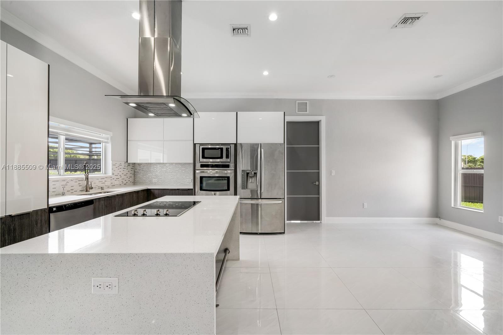 11921 SW 82nd Rd Miami, FL 33156