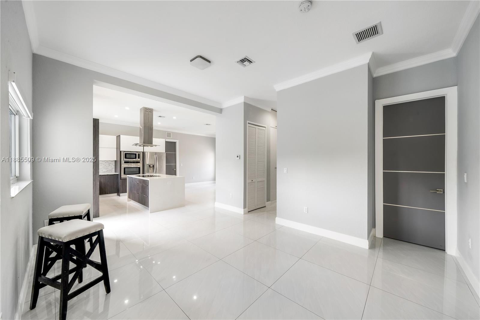 11921 SW 82nd Rd Miami, FL 33156