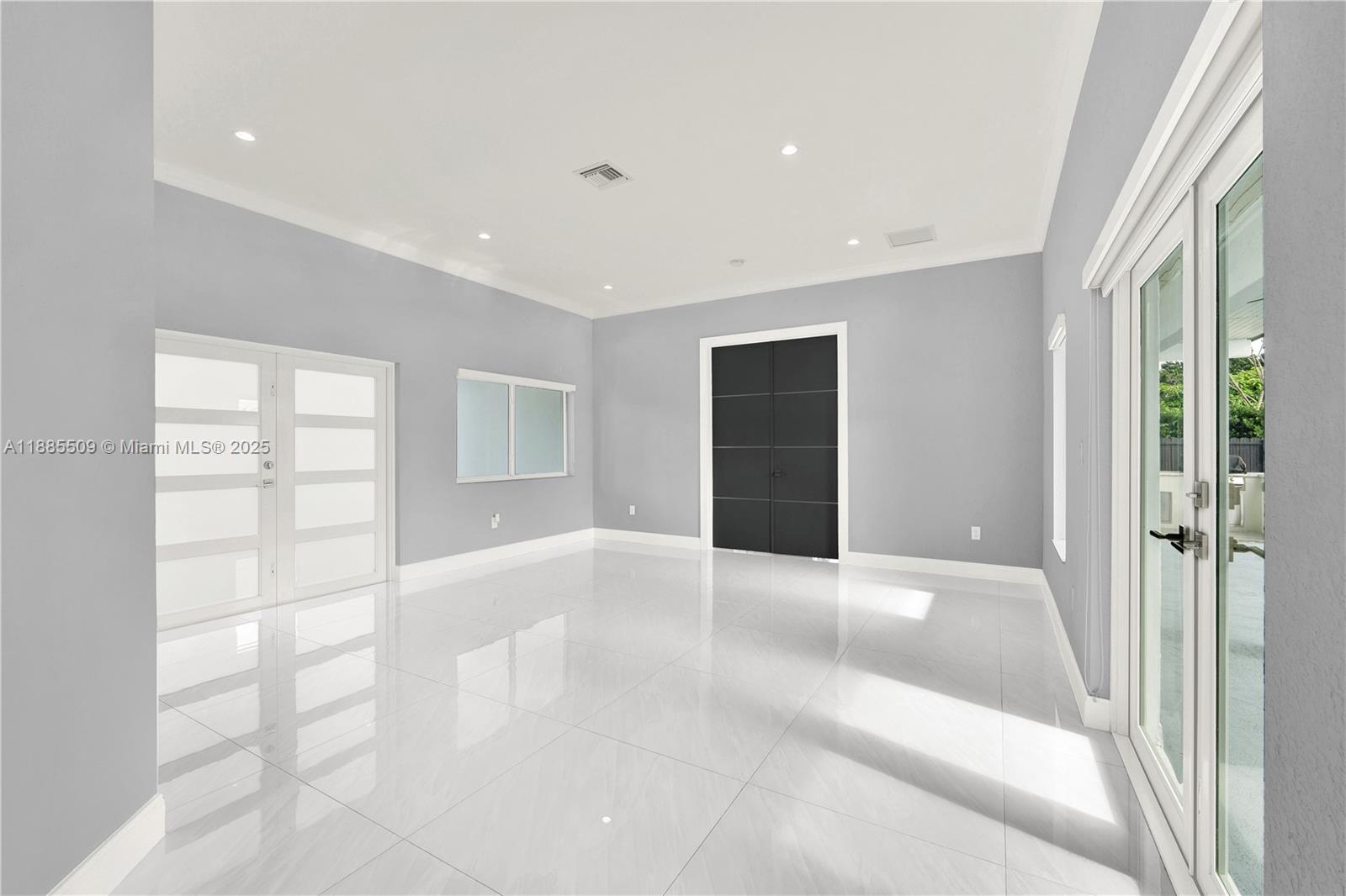 11921 SW 82nd Rd Miami, FL 33156