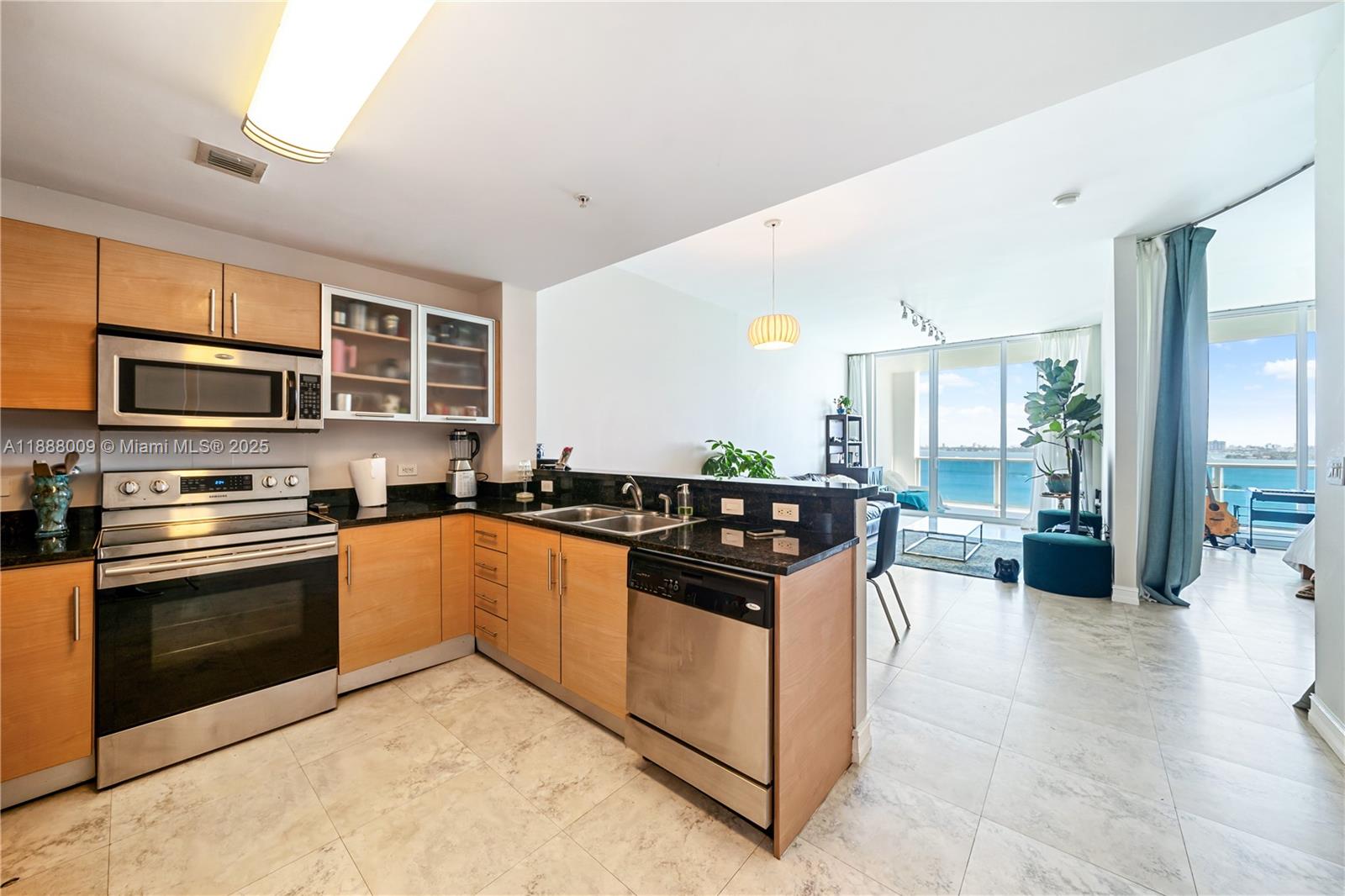 image New Wave Condo4