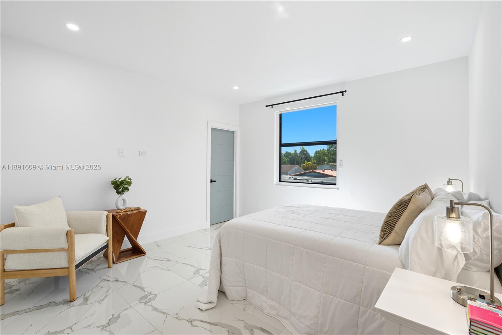 2320 SW 14th St Miami, FL 33145