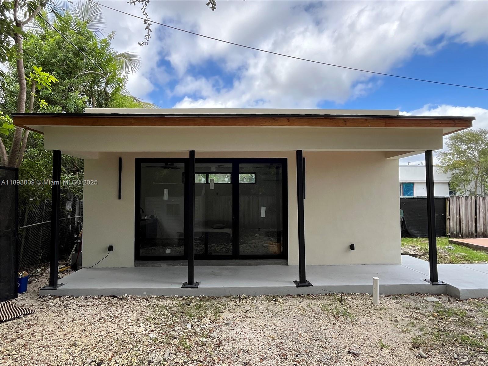 150 NW 44th St Miami, FL 33127