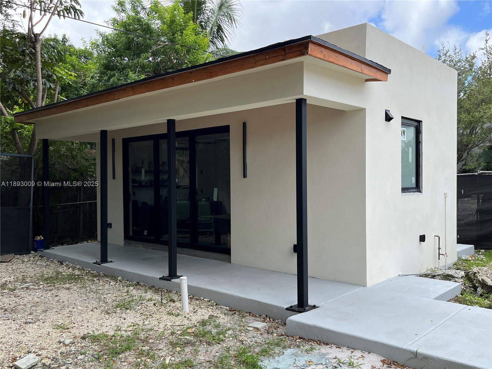 150 NW 44th St Miami, FL 33127