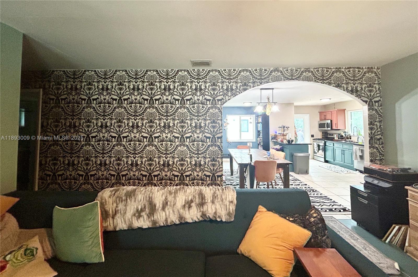 150 NW 44th St Miami, FL 33127