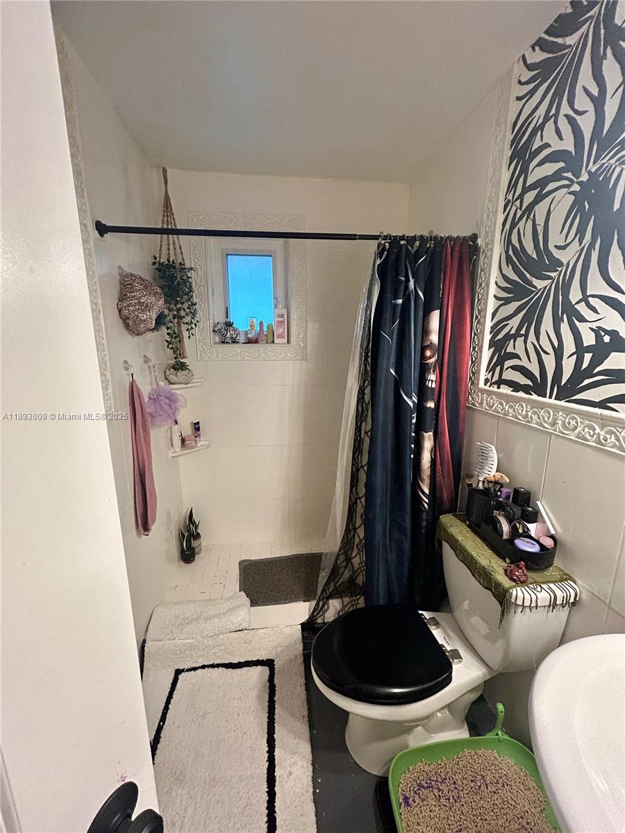 150 NW 44th St Miami, FL 33127