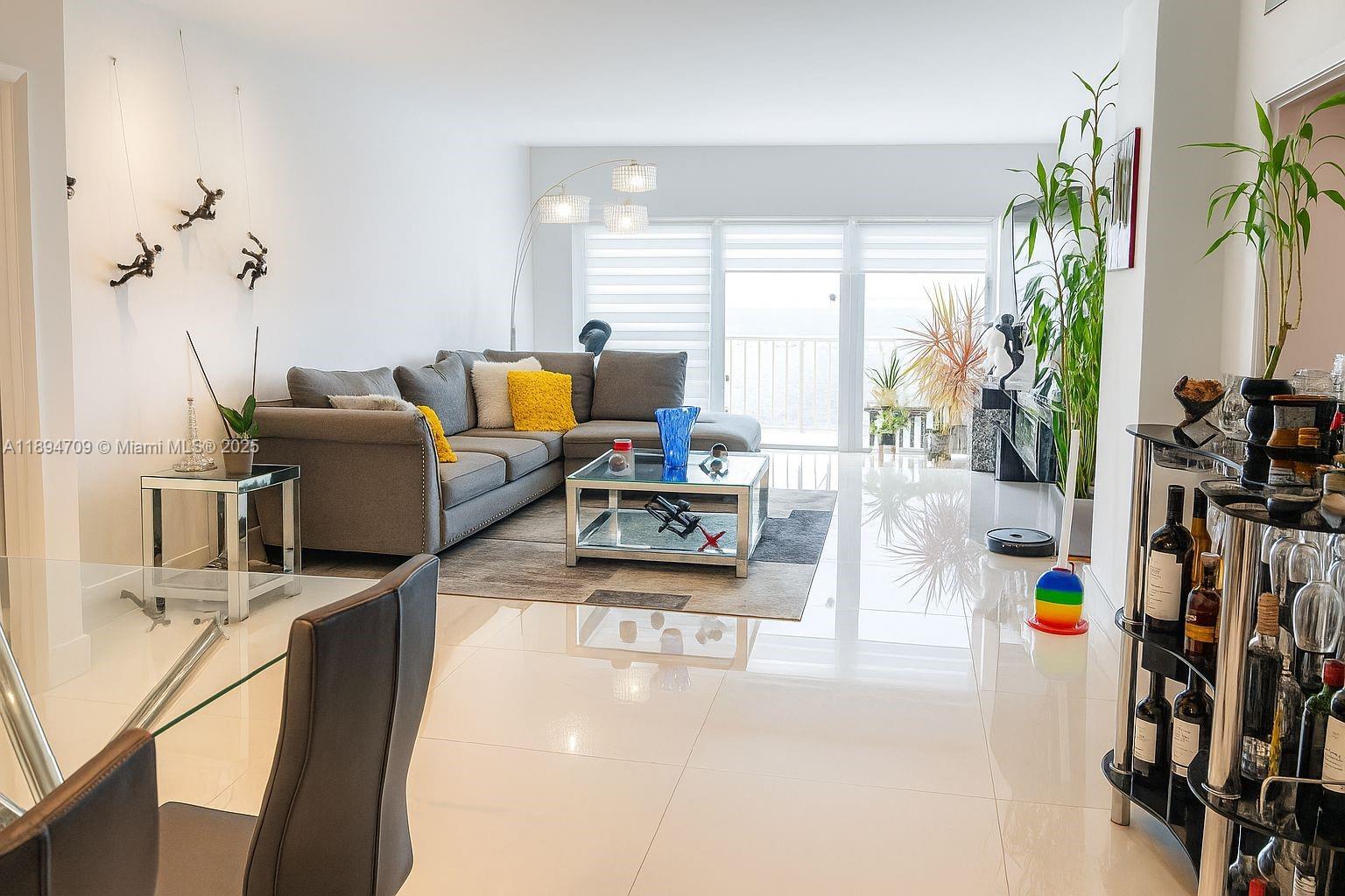 image Arlen House West1