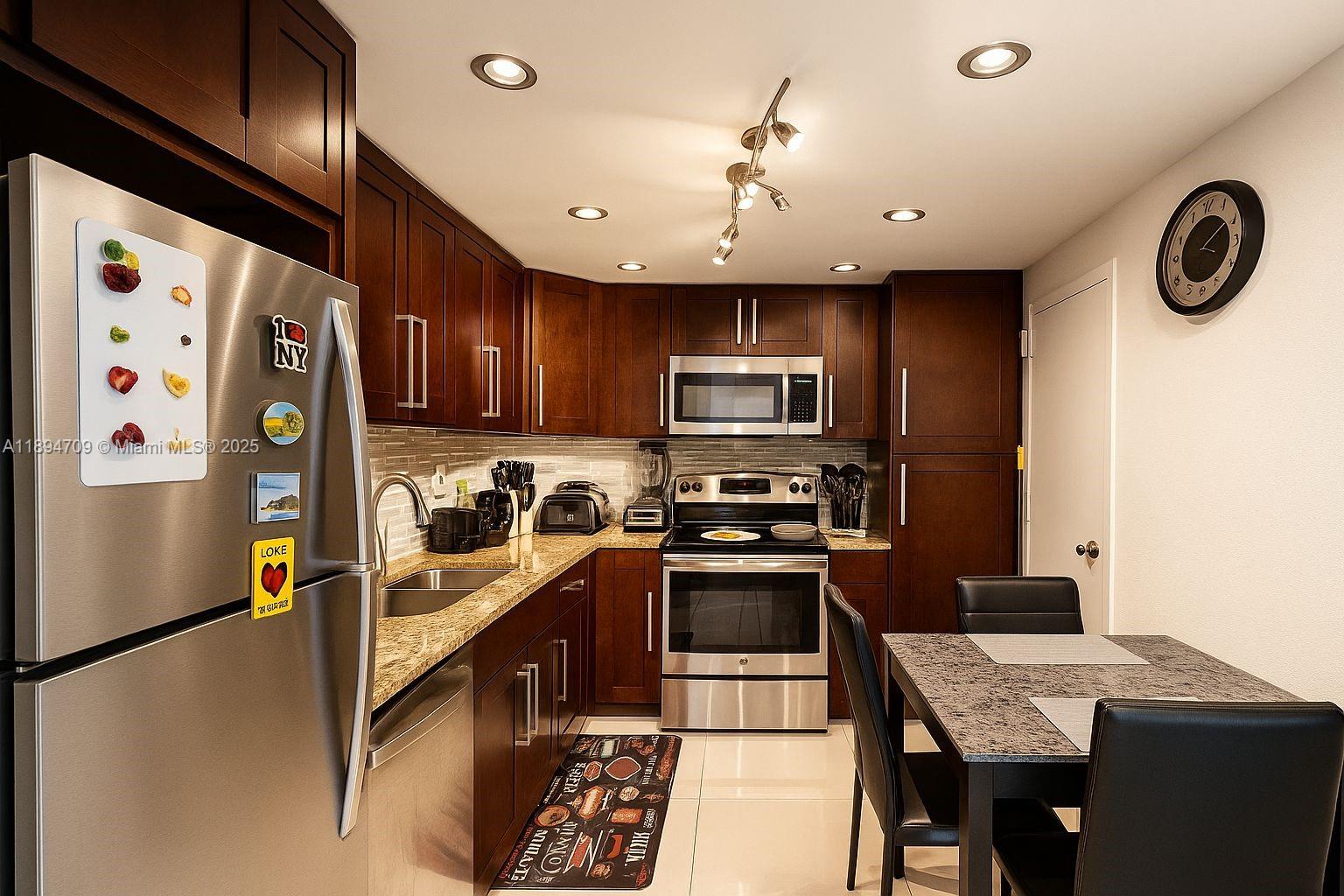 image Arlen House West3