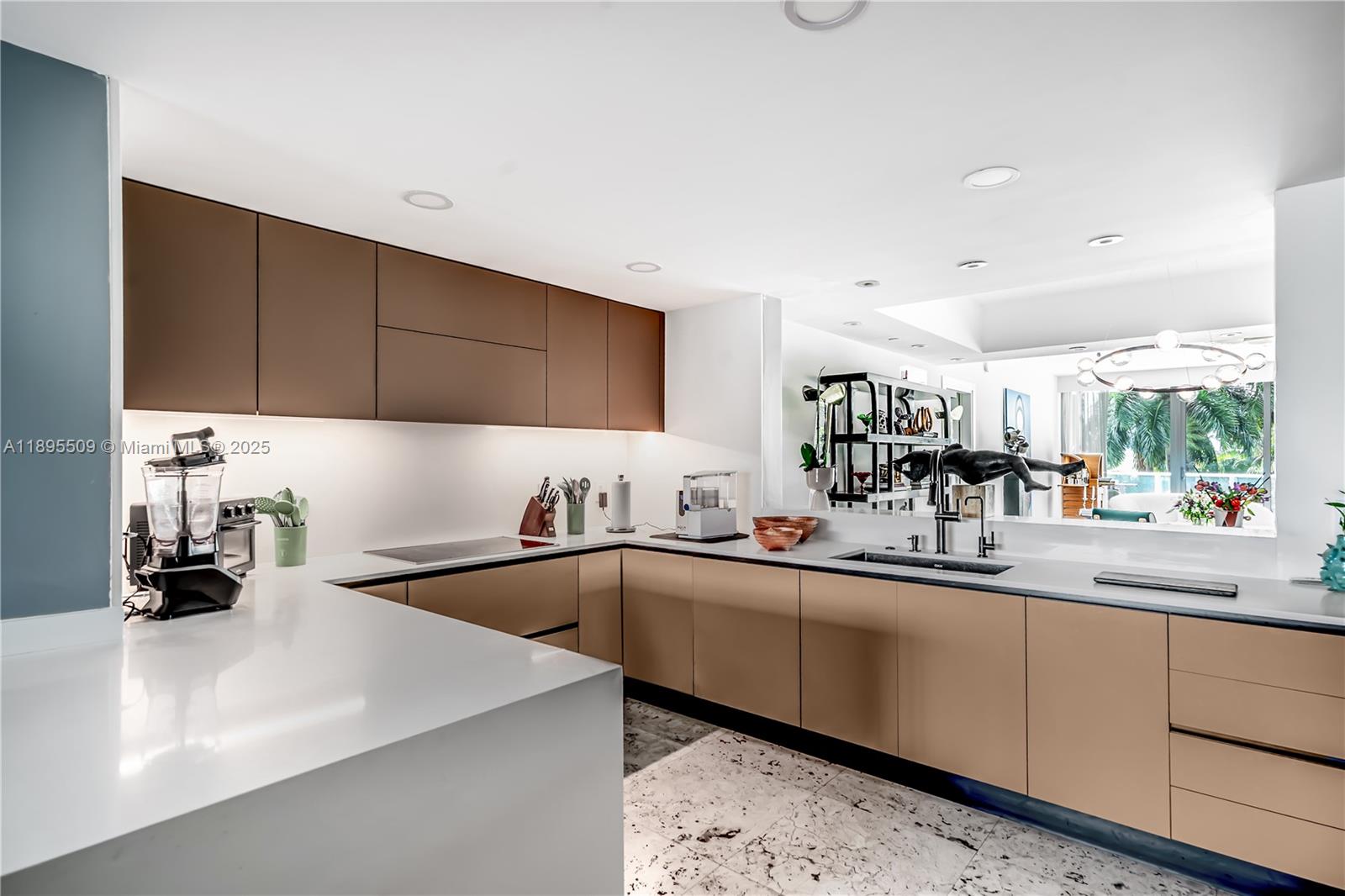 2627 S Bayshore Dr #504 Miami, FL 33133