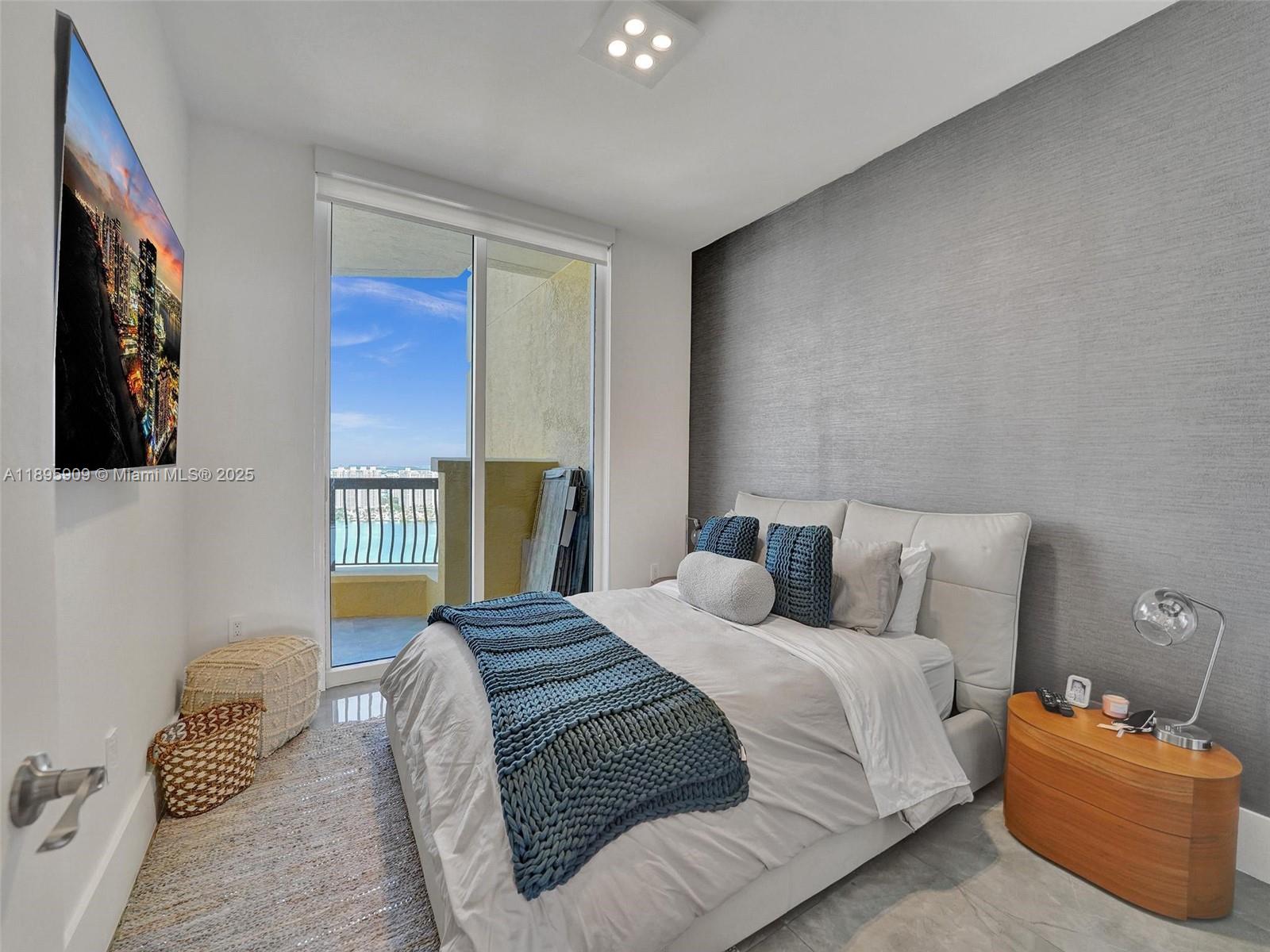 17875 Collins Ave #3902 Sunny Isles Beach, FL 33160