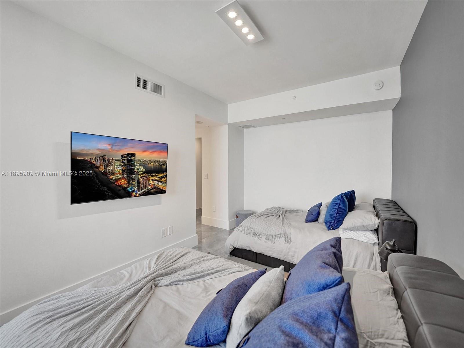 17875 Collins Ave #3902 Sunny Isles Beach, FL 33160