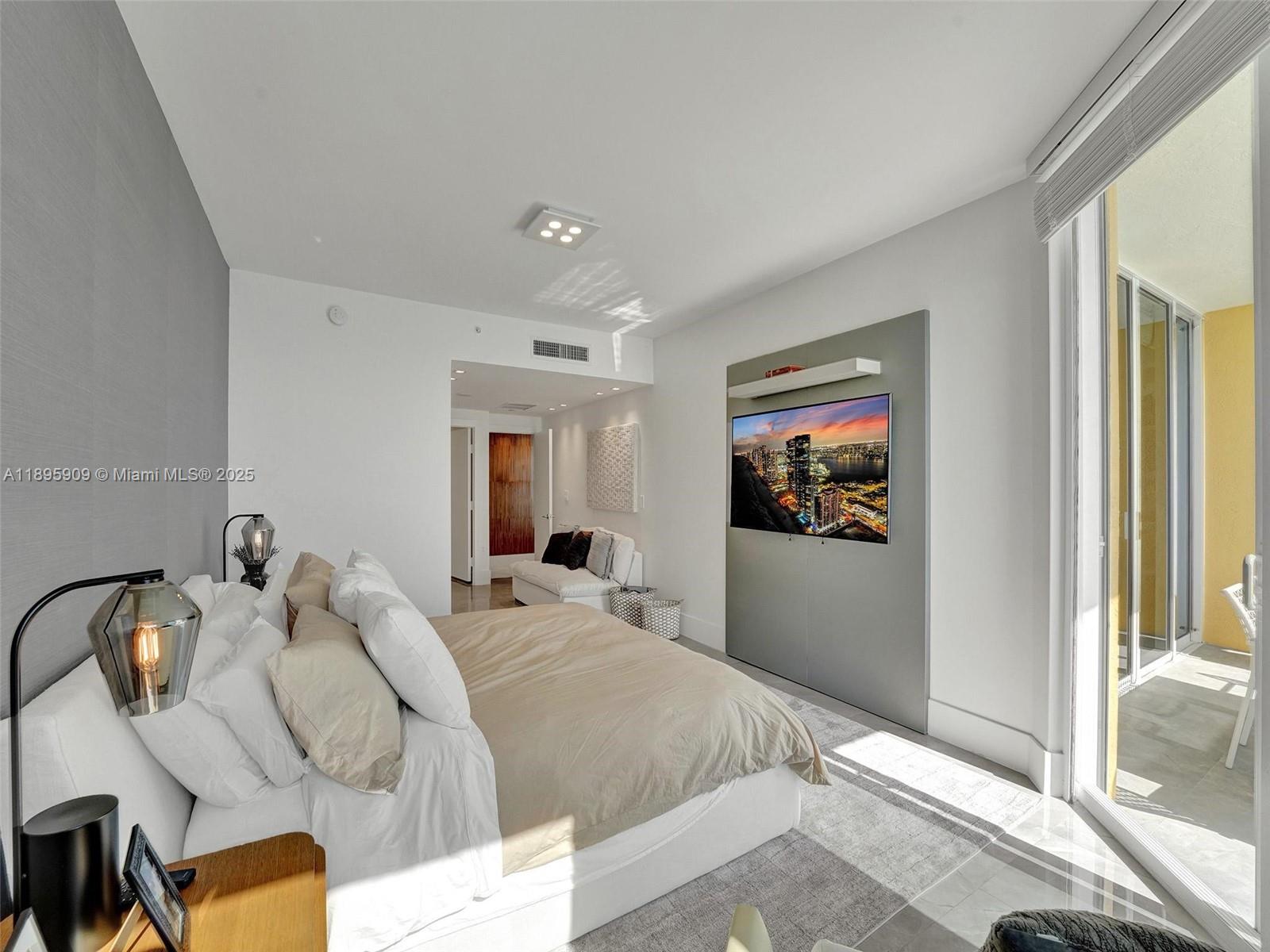 17875 Collins Ave #3902 Sunny Isles Beach, FL 33160