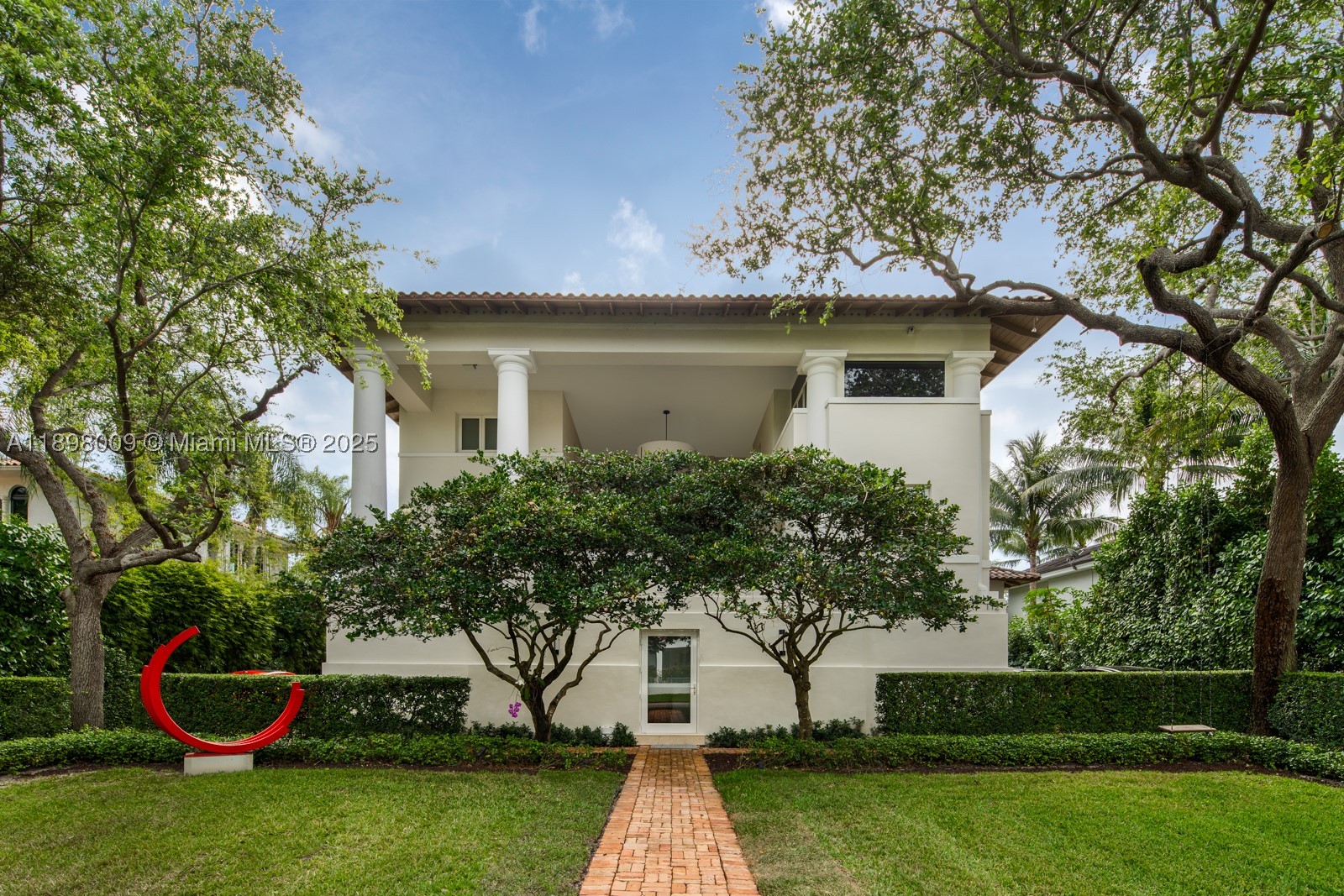 112 Paloma Dr
