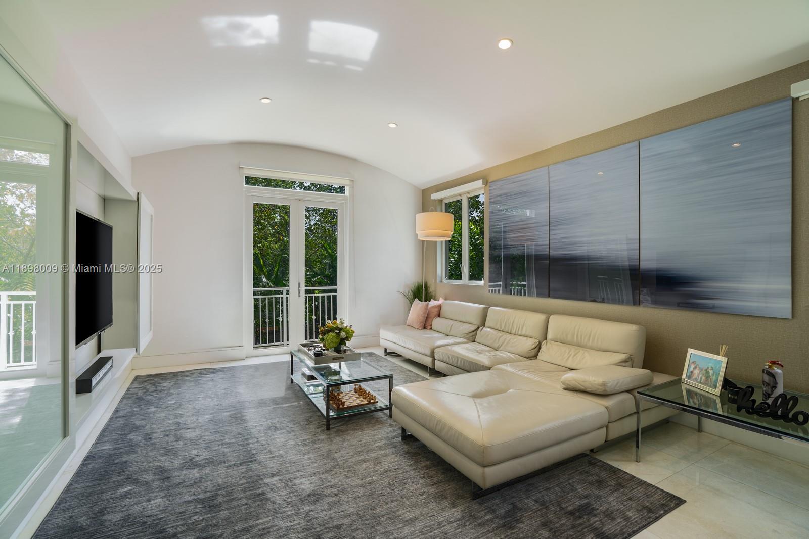 112 Paloma Dr Coral Gables, FL 33143 112 Paloma Dr Coral Gables, FL 33143