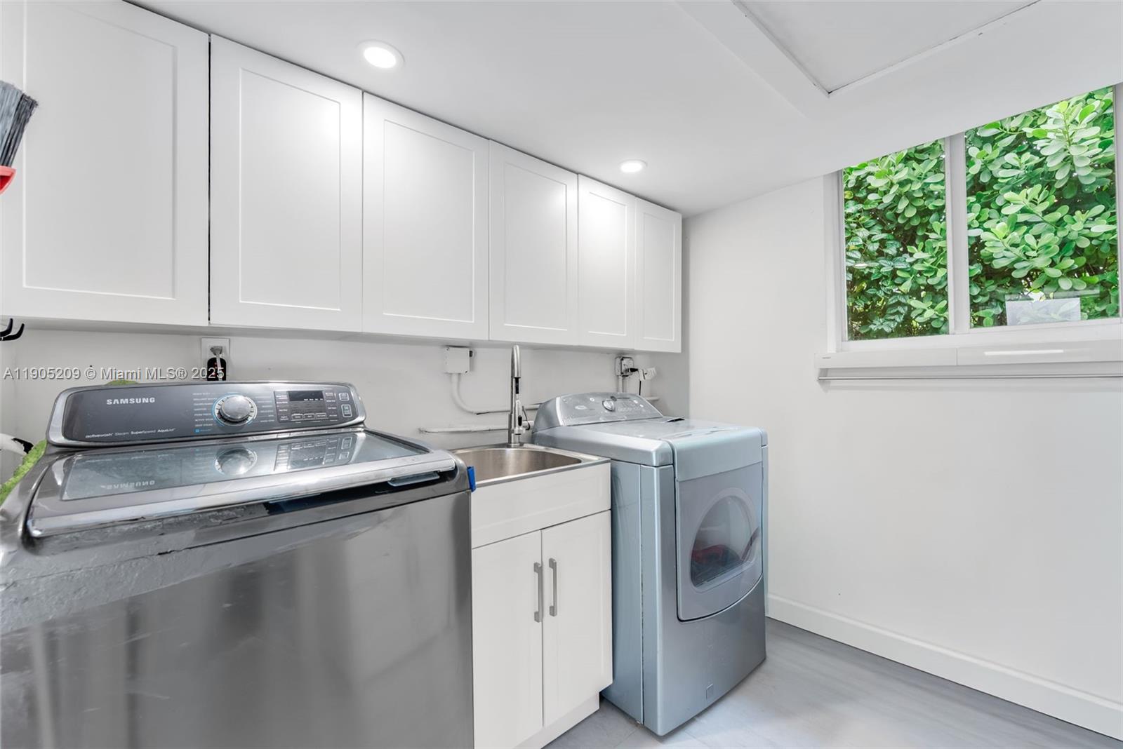 971 NE 116th St Biscayne Park, FL 33161