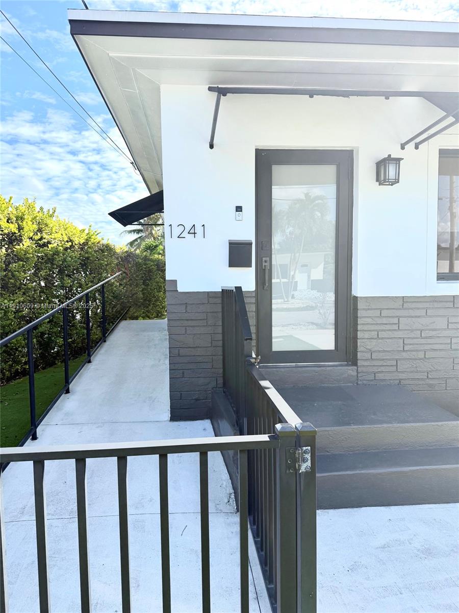 1241 SW 30th Pl #1241