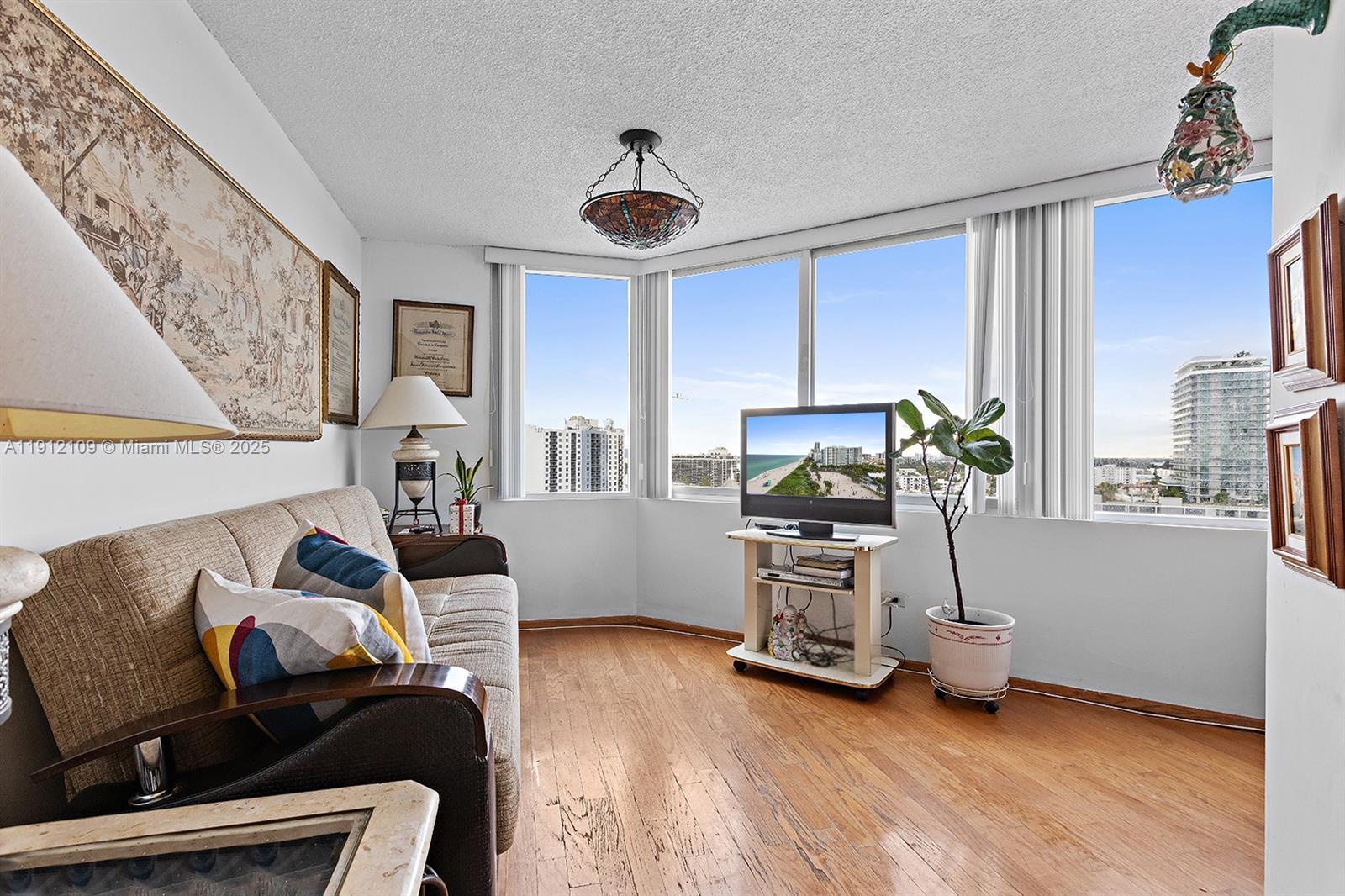 7135 Collins Ave #1425 Miami Beach, FL 33141