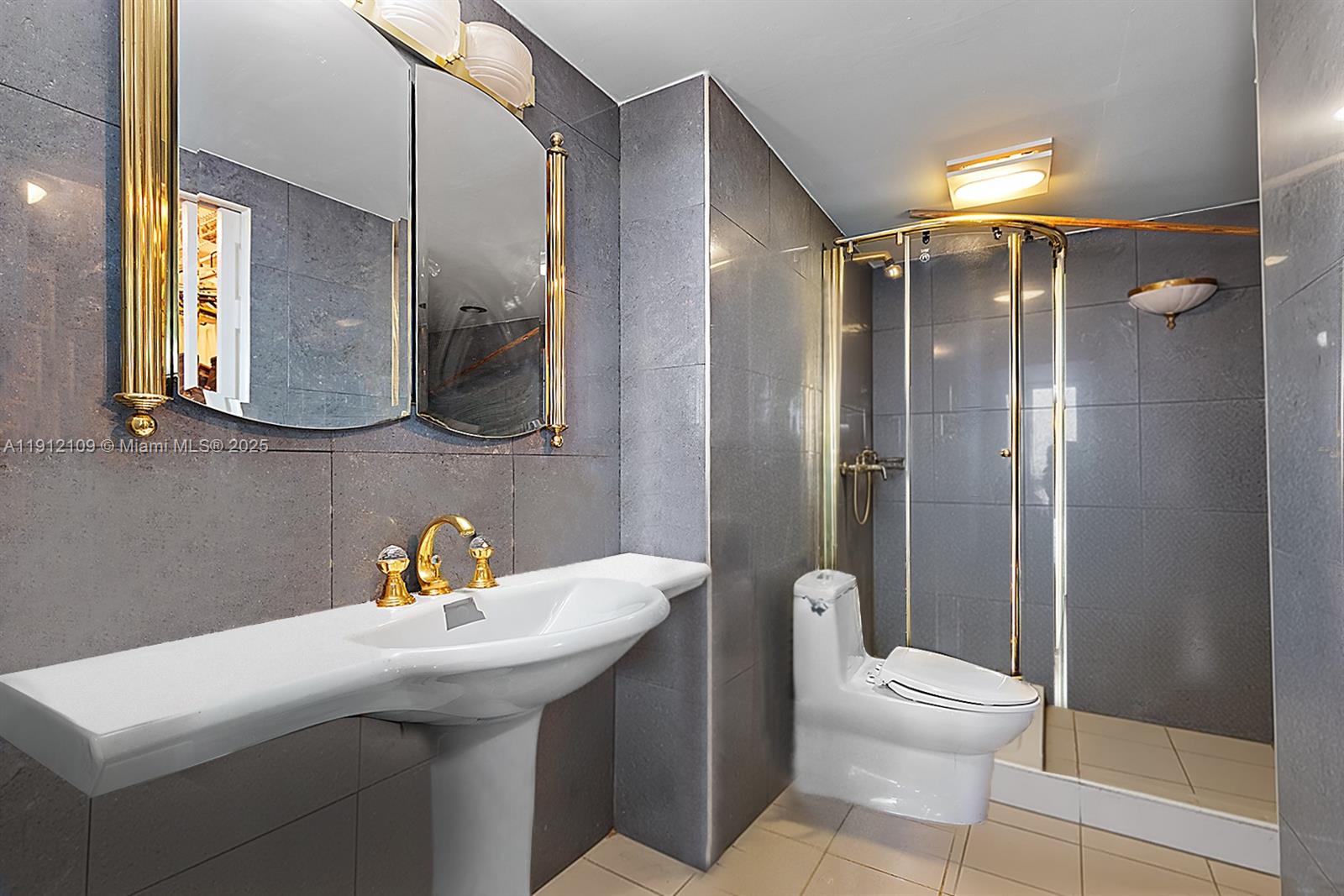 7135 Collins Ave #1425 Miami Beach, FL 33141