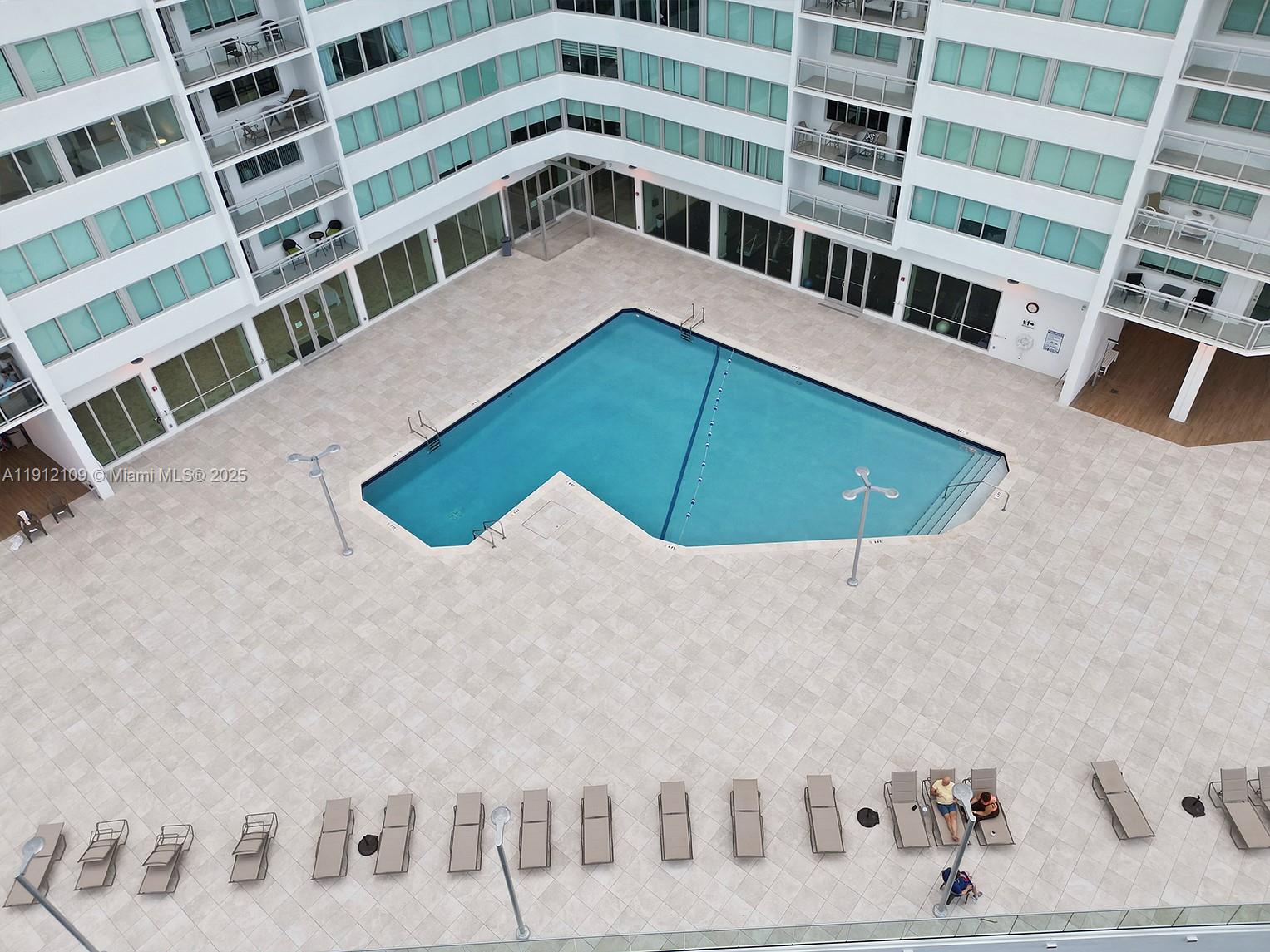 7135 Collins Ave #1425 Miami Beach, FL 33141