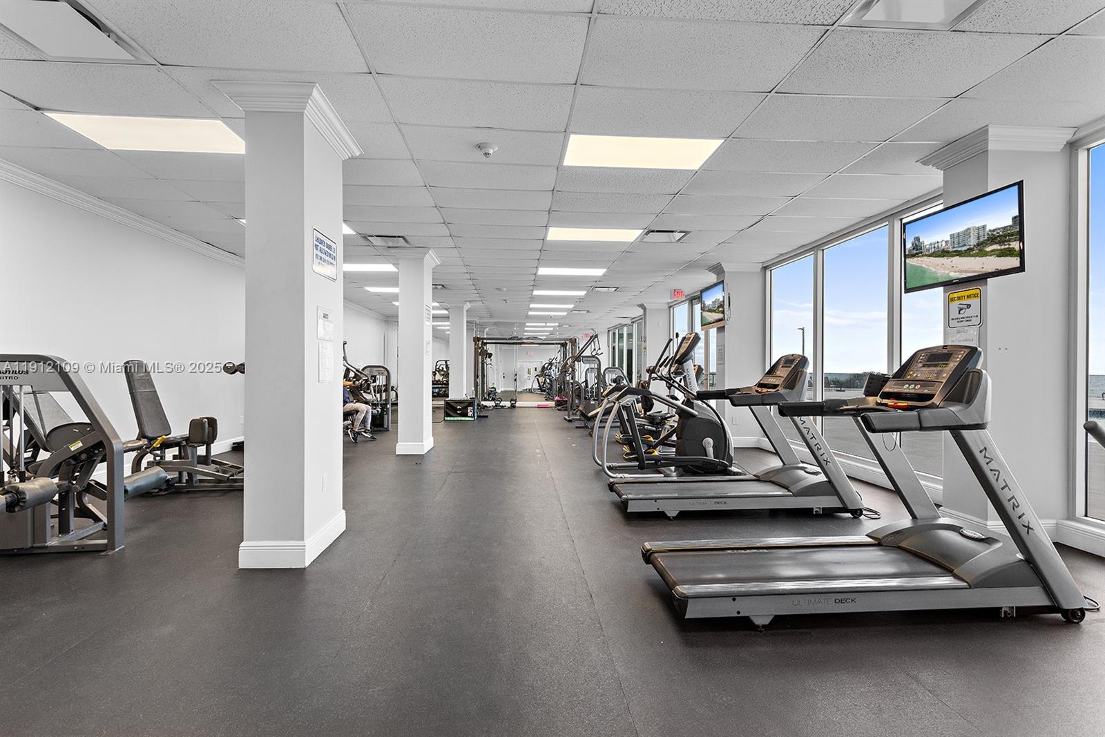 7135 Collins Ave #1425 Miami Beach, FL 33141