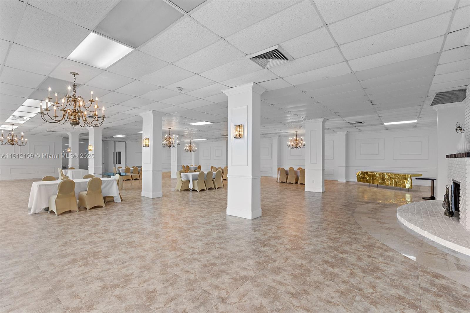 7135 Collins Ave #1425 Miami Beach, FL 33141