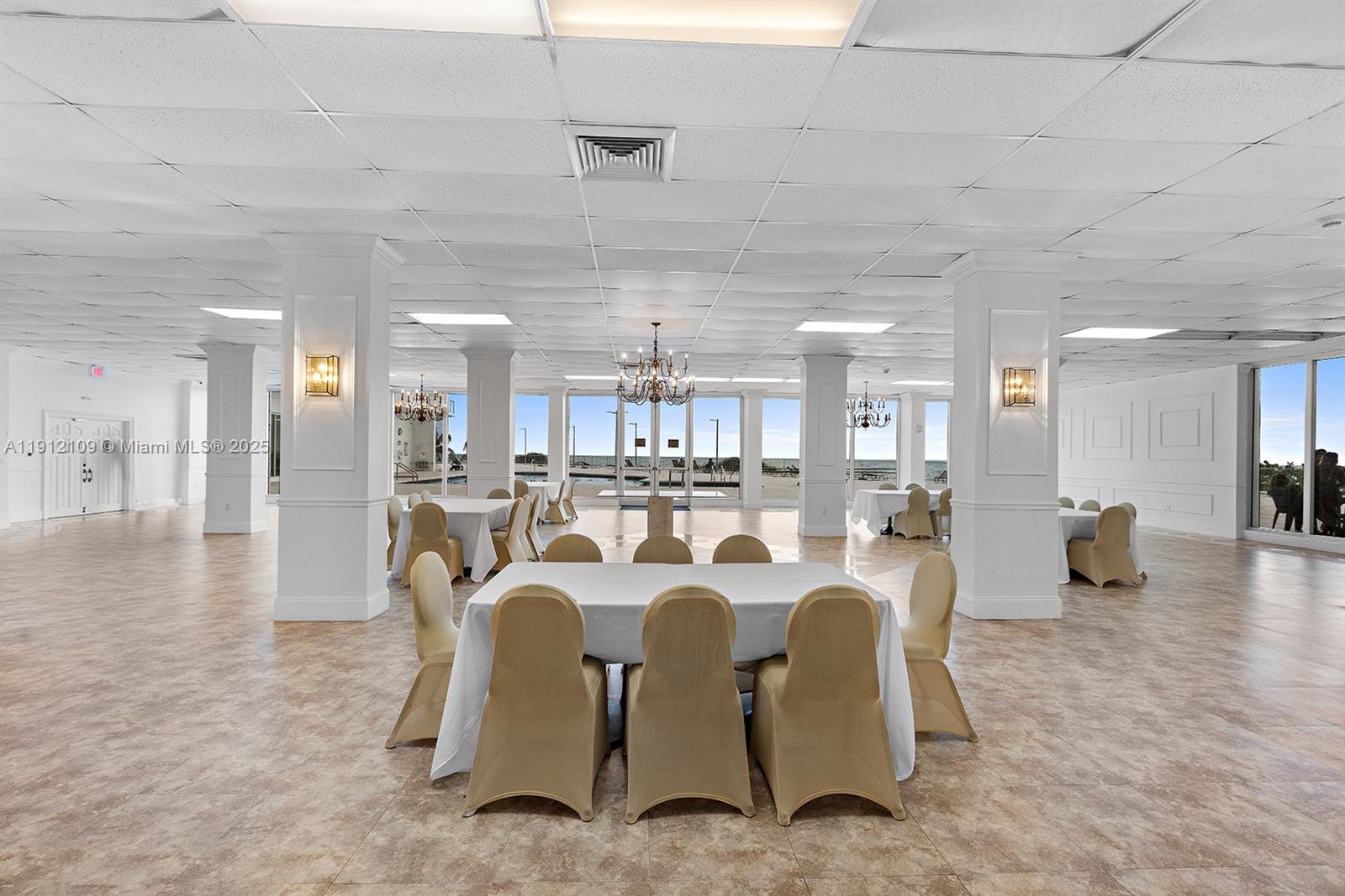 7135 Collins Ave #1425 Miami Beach, FL 33141