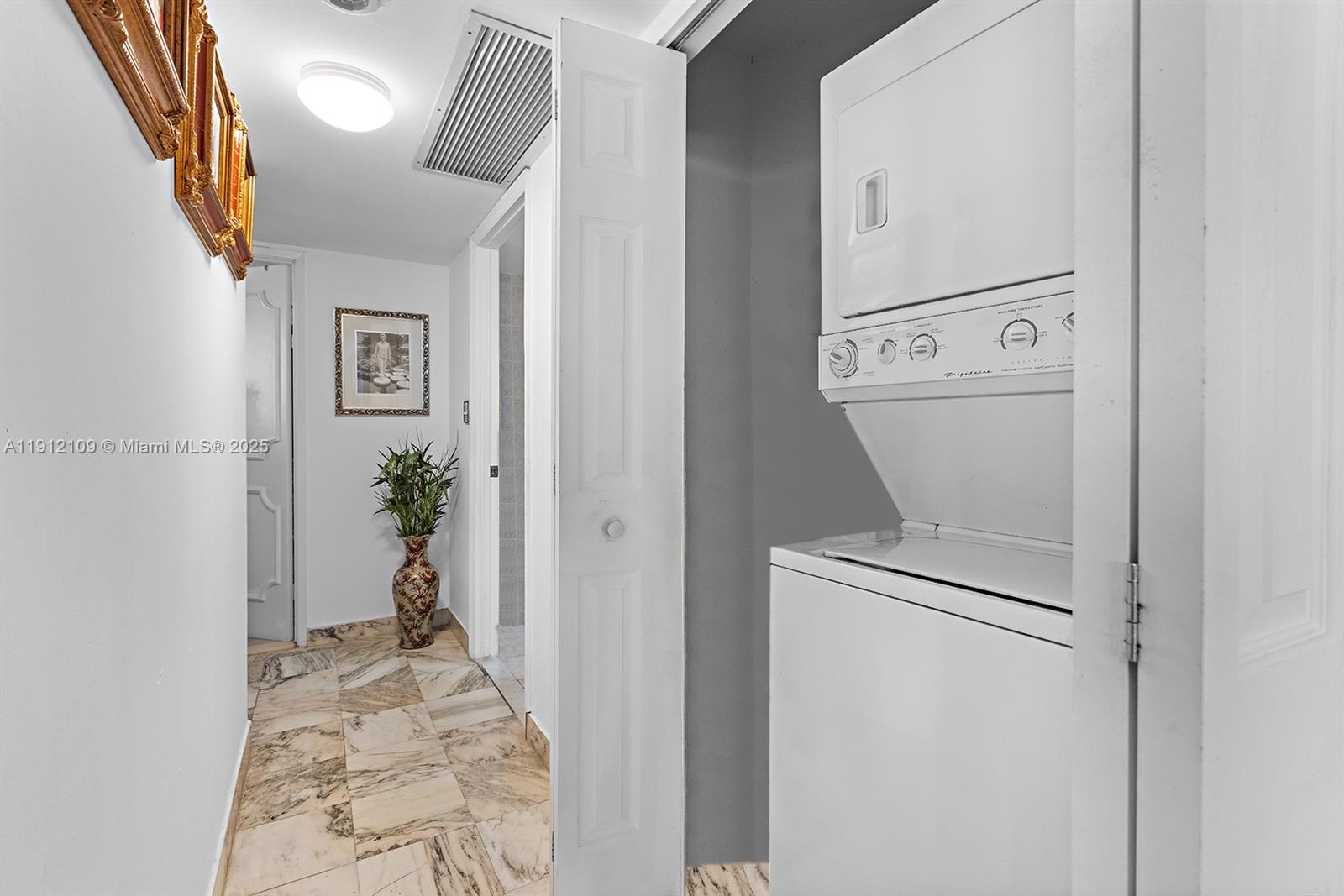 7135 Collins Ave #1425 Miami Beach, FL 33141