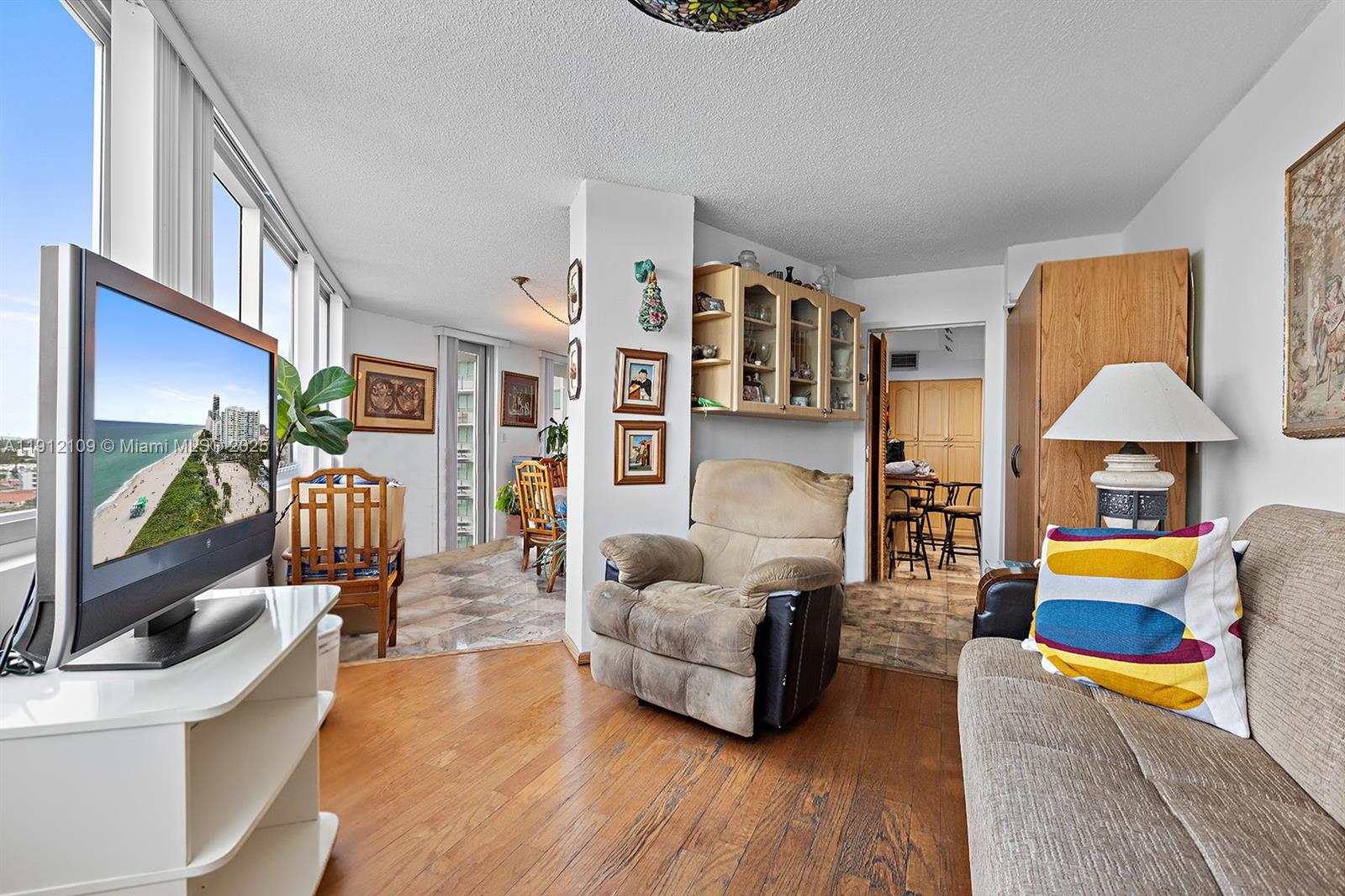 7135 Collins Ave #1425 Miami Beach, FL 33141