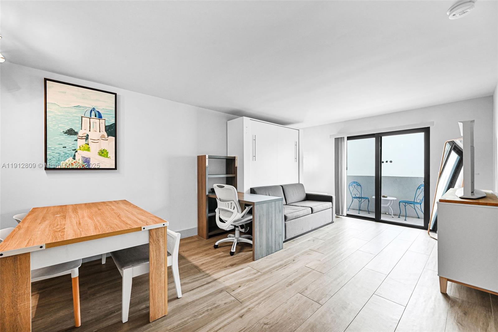 1418 Collins Ave #302 Miami Beach, FL 33139