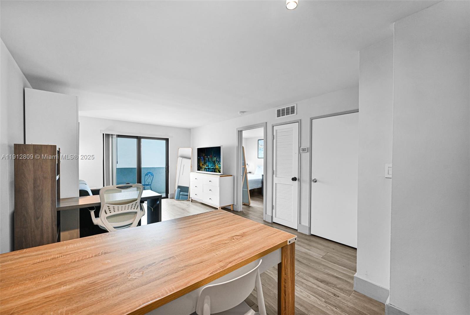 1418 Collins Ave #302 Miami Beach, FL 33139