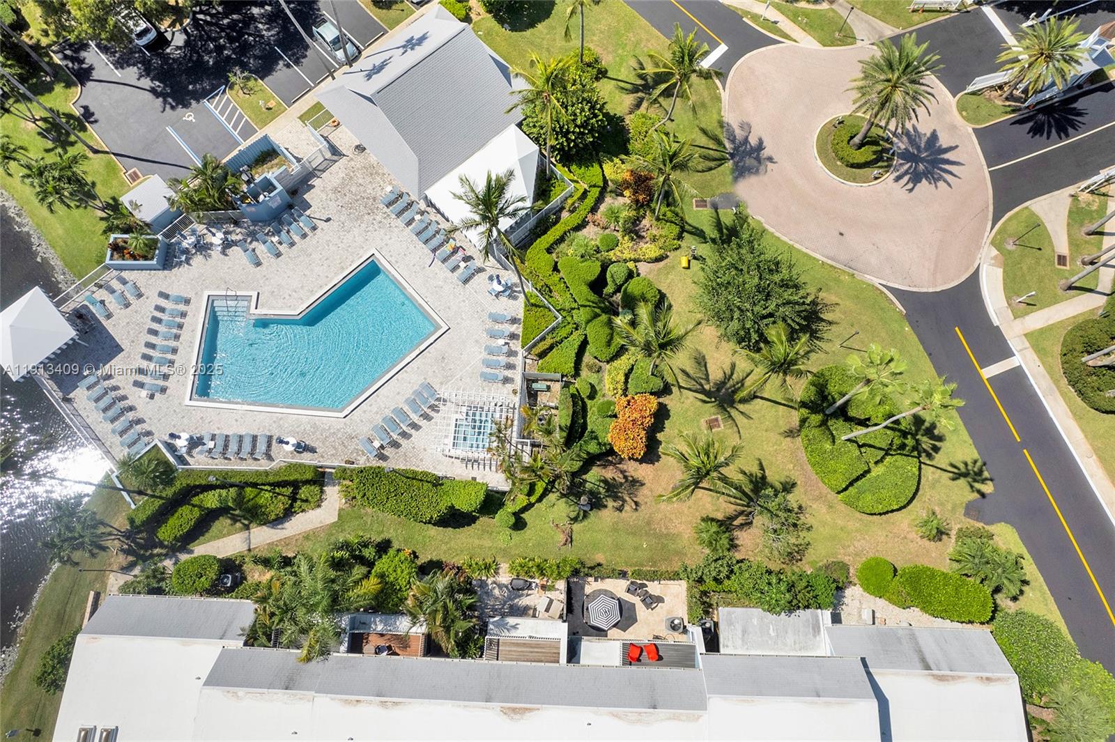 203 Ocean Dunes Cir Jupiter, FL 33477