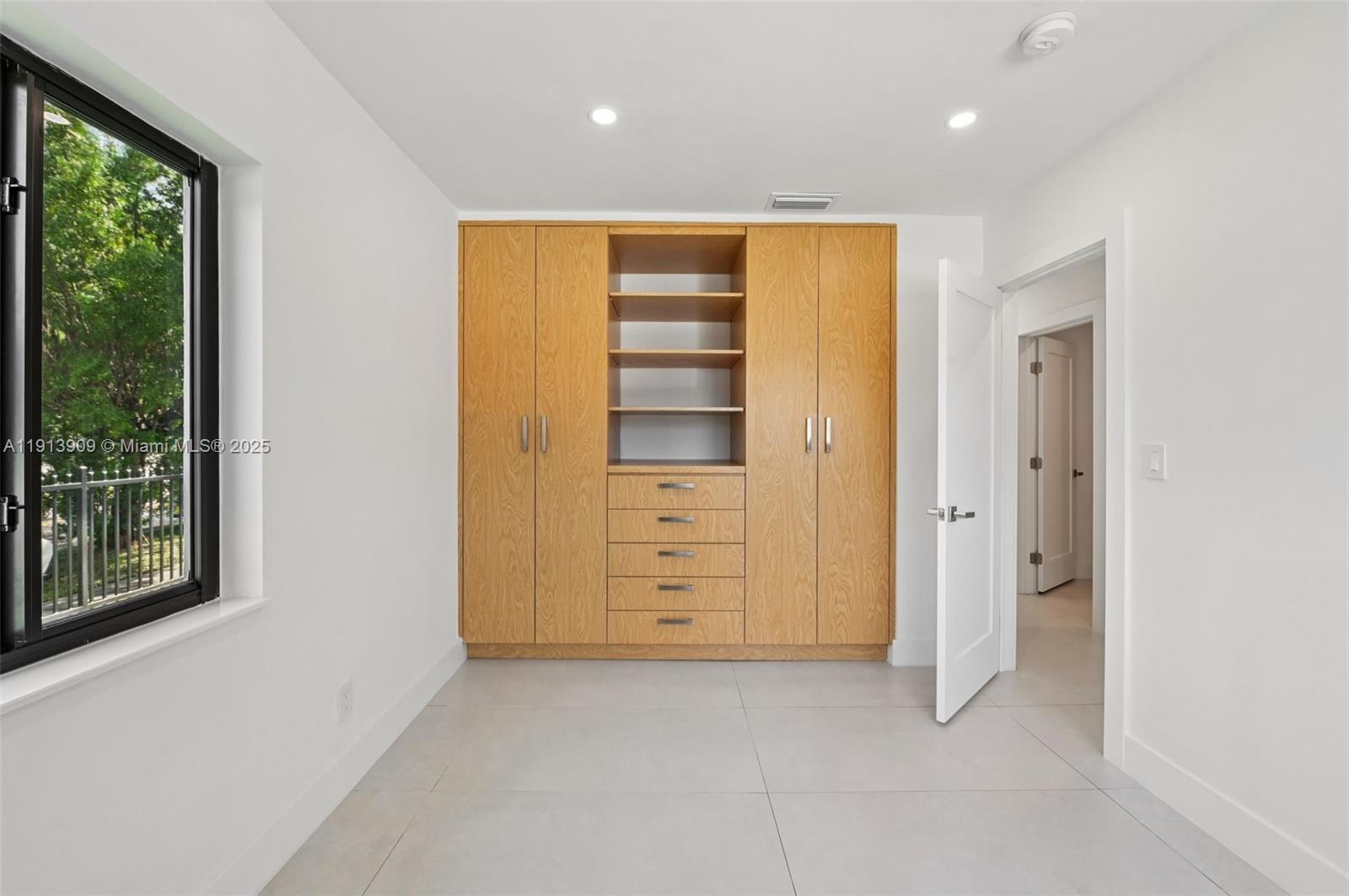 5152 SW 6th St Coral Gables, FL 33134