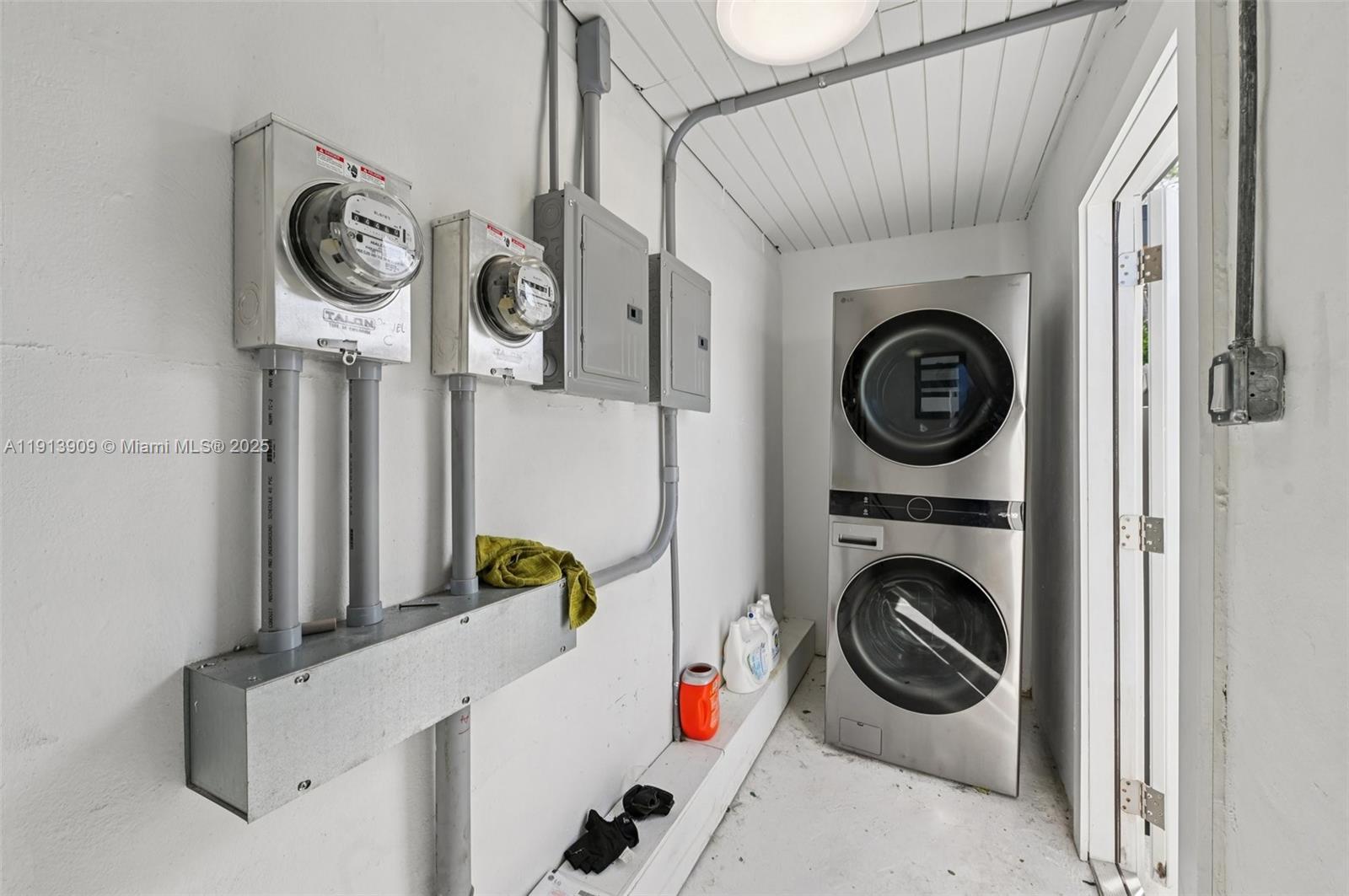 5152 SW 6th St Coral Gables, FL 33134