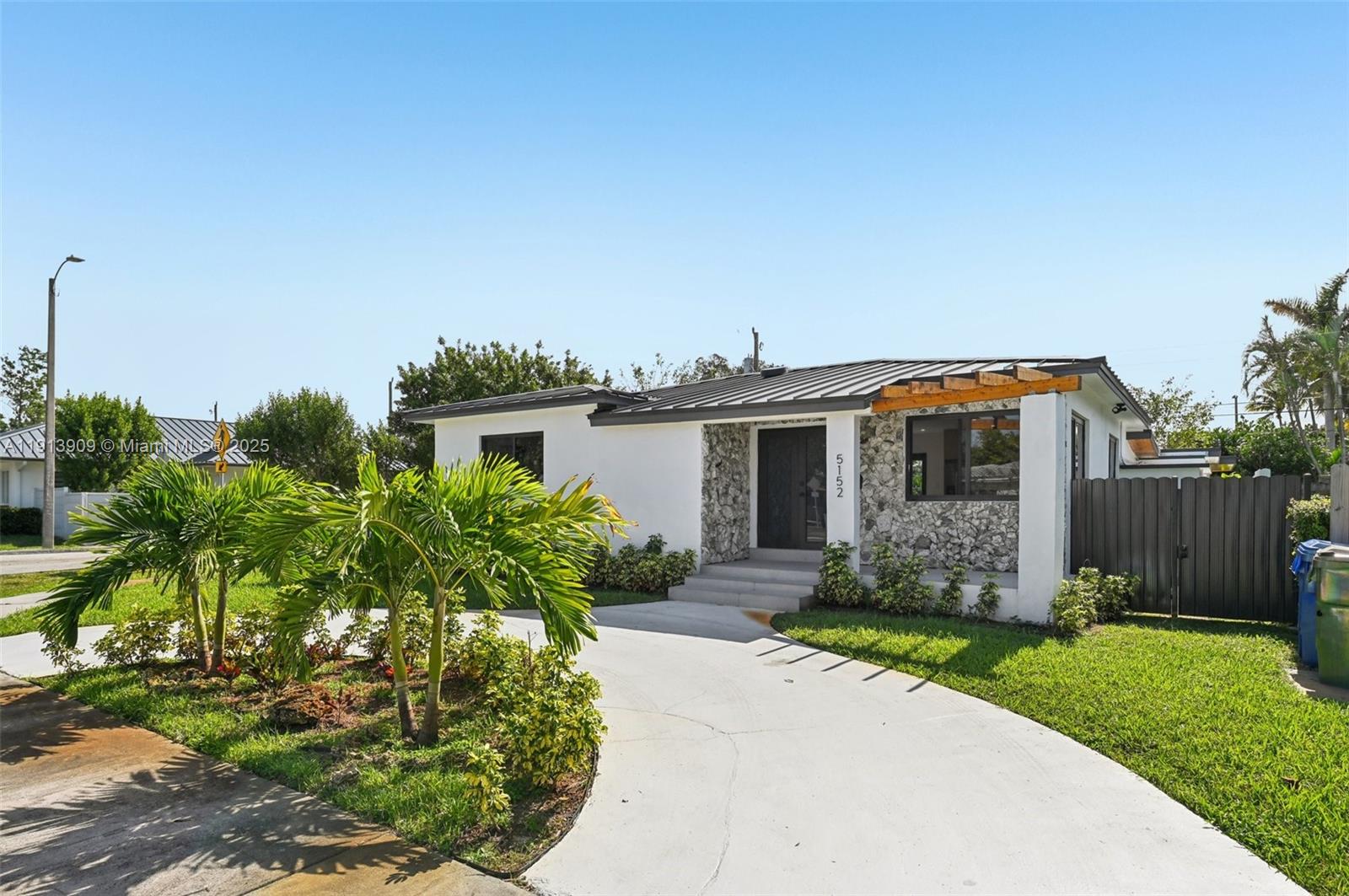 5152 SW 6th St Coral Gables, FL 33134