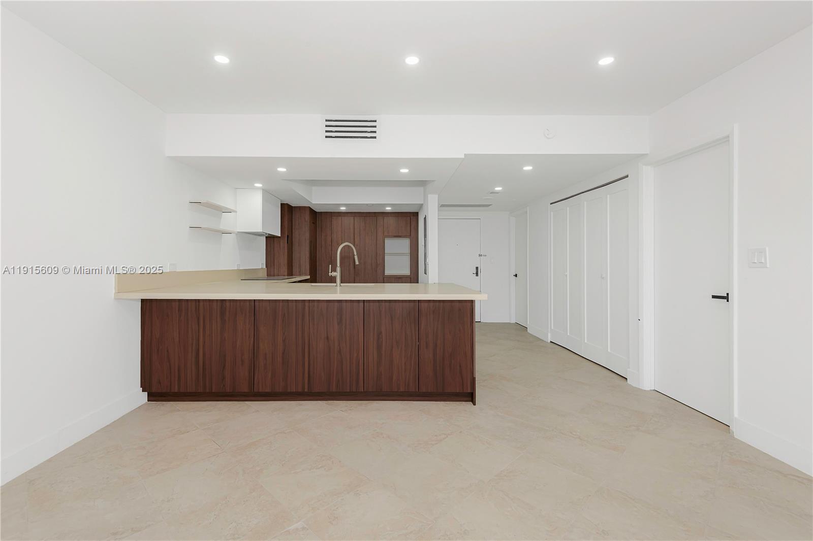 8855 E Collins Ave #6E Surfside, FL 33154