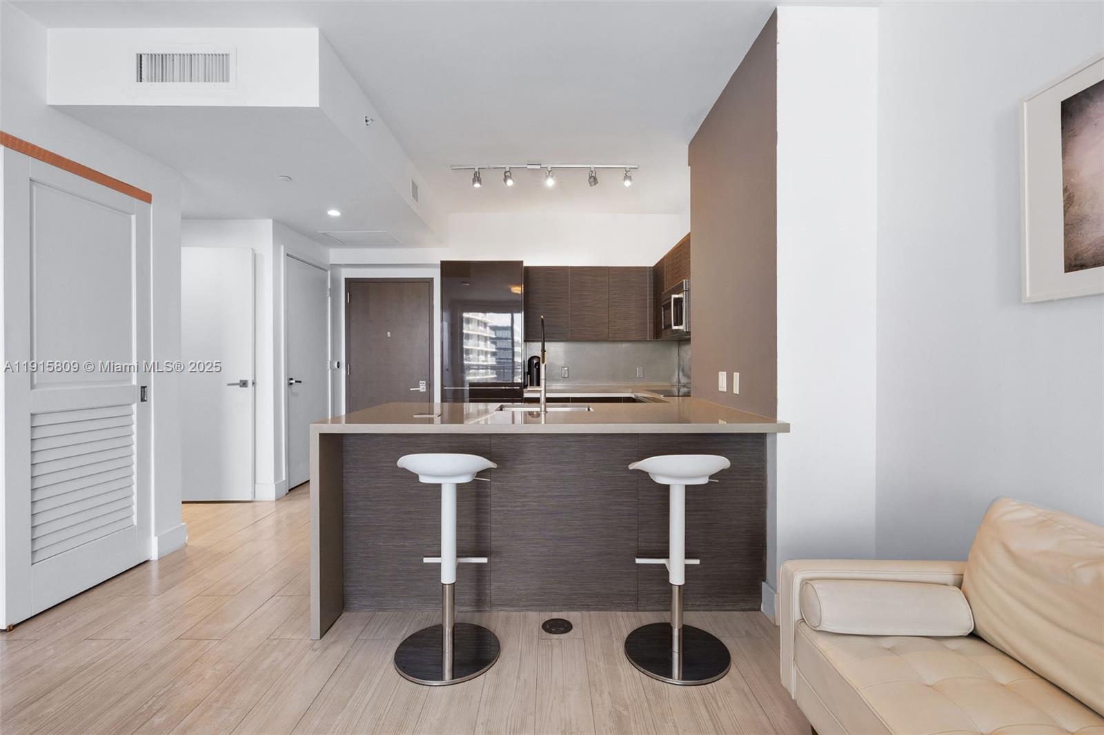 1080 Brickell Ave #3705 Miami, FL 33131