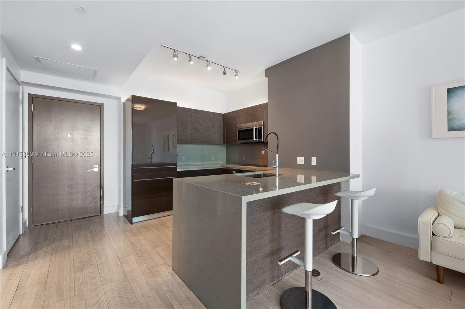 1080 Brickell Ave #3705 Miami, FL 33131